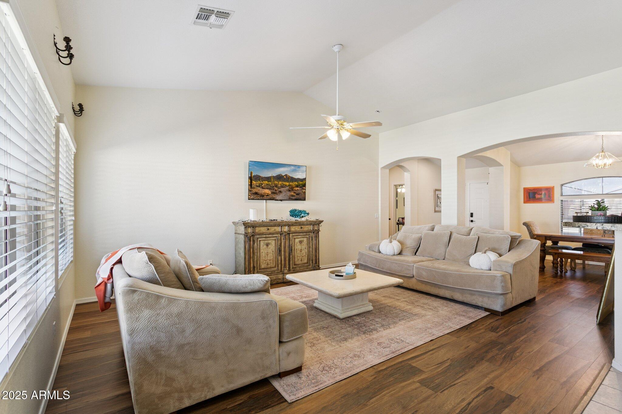 1648 E DESERT Lane