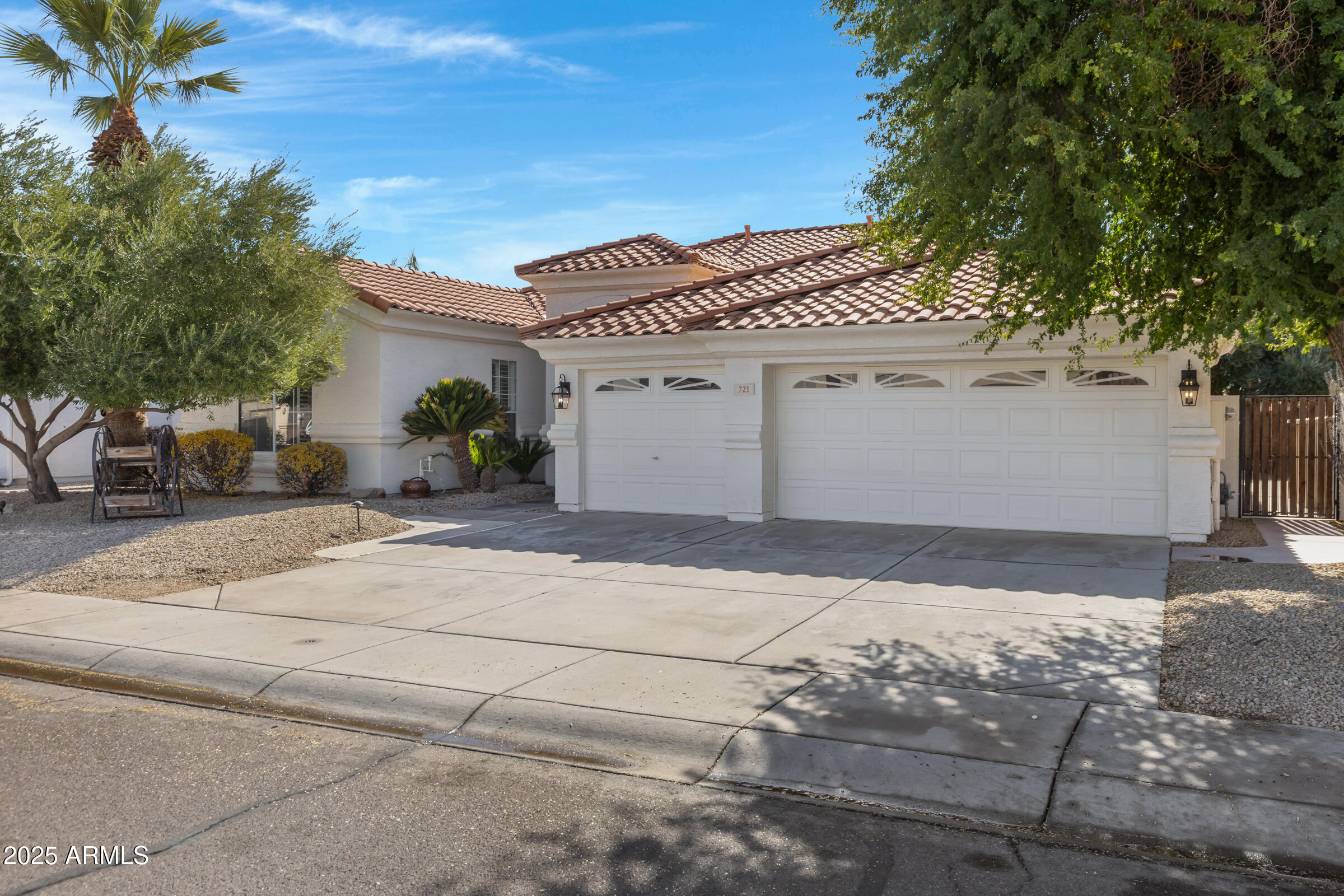 721 W CHERRYWOOD Drive