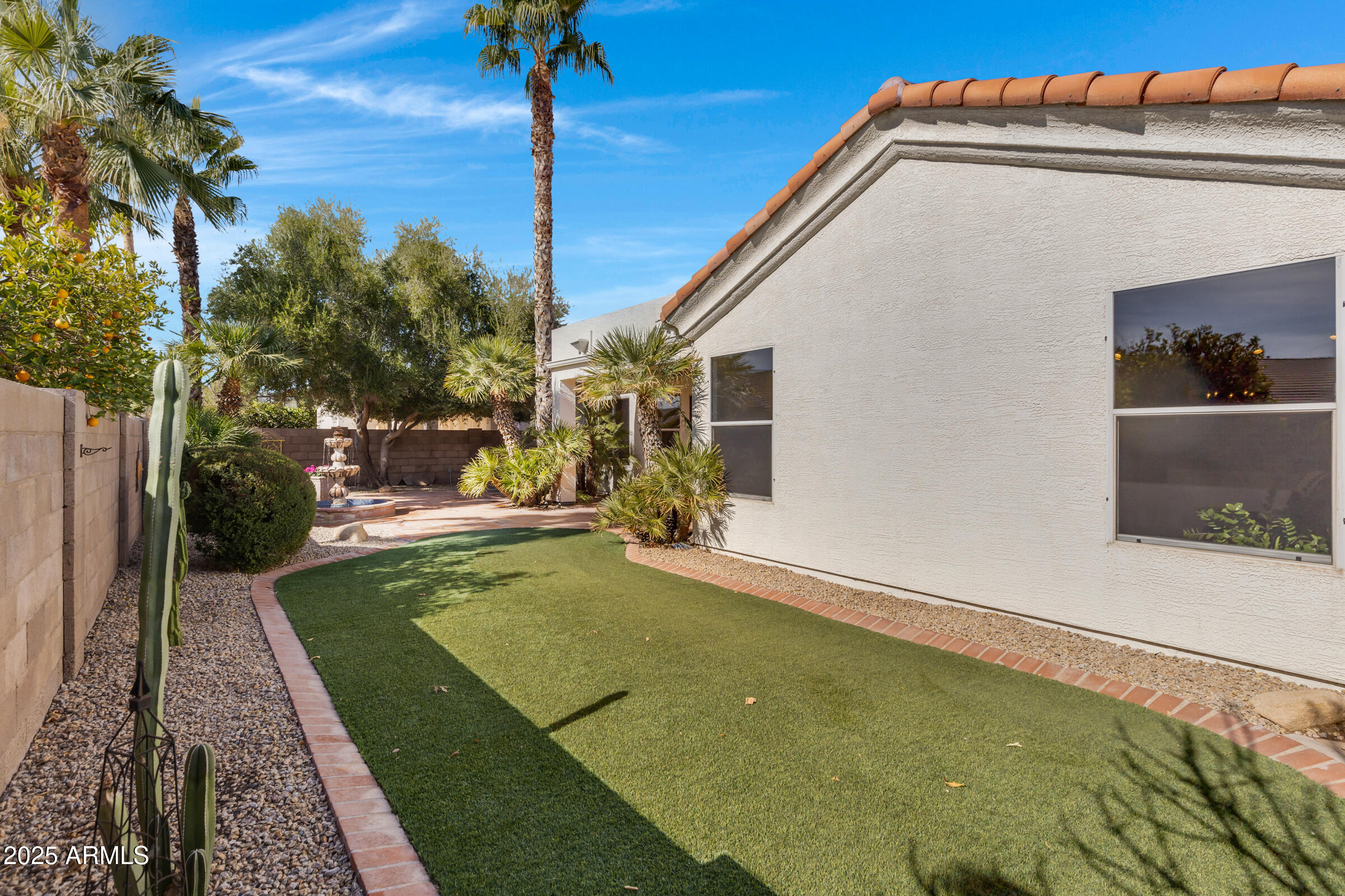 721 W CHERRYWOOD Drive