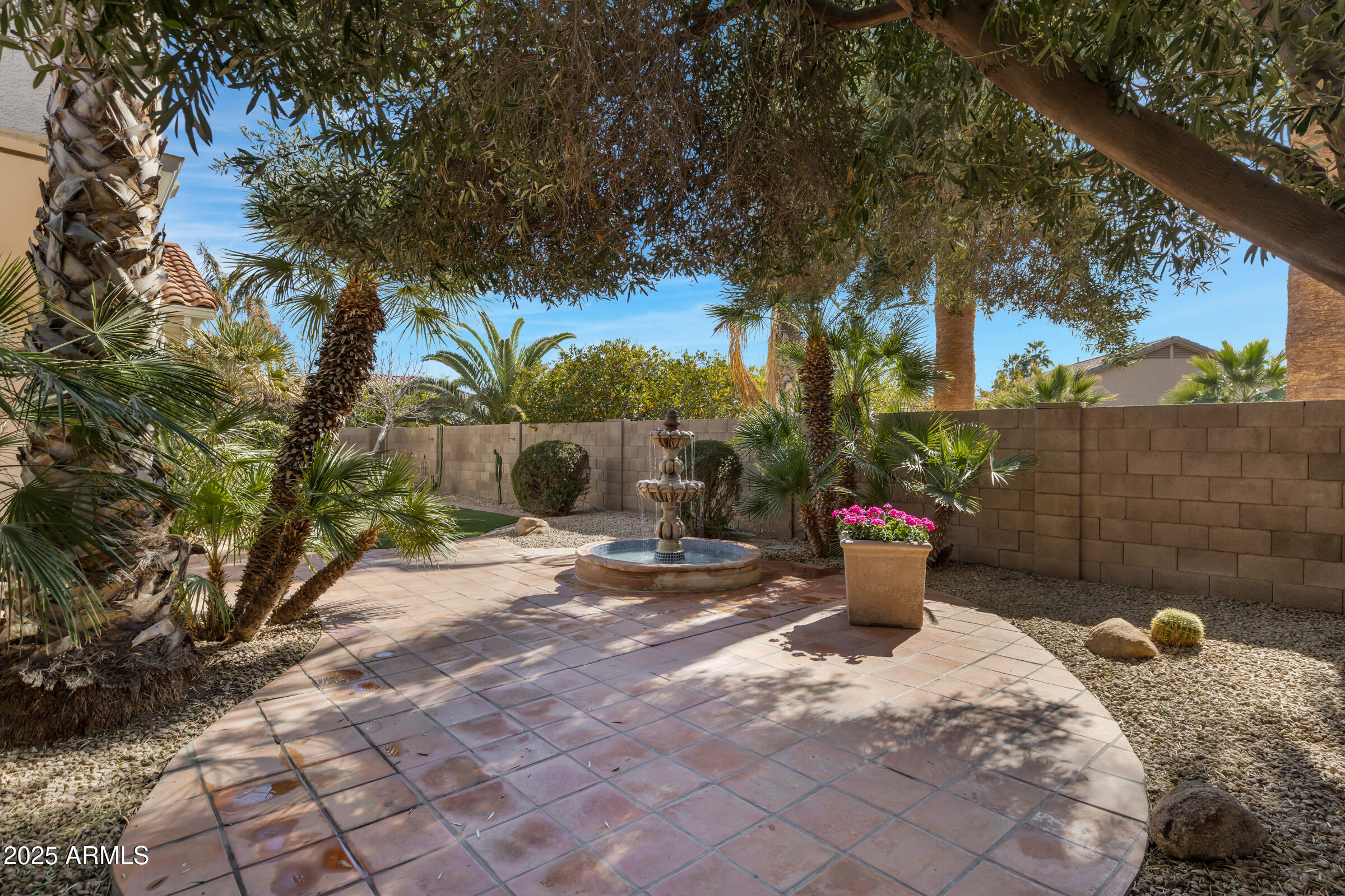 721 W CHERRYWOOD Drive