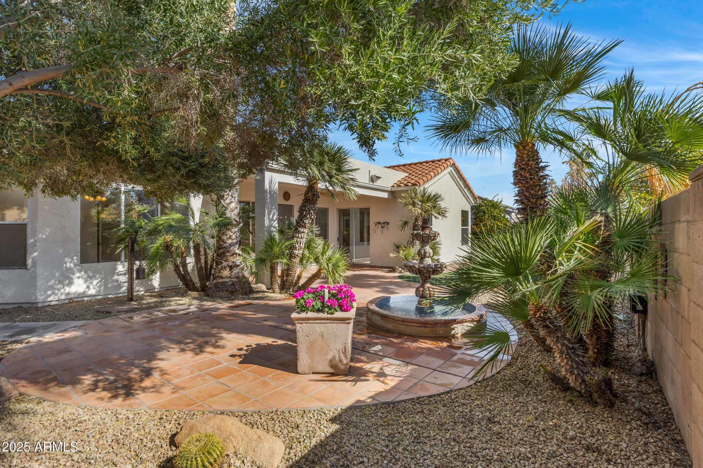 721 W CHERRYWOOD Drive