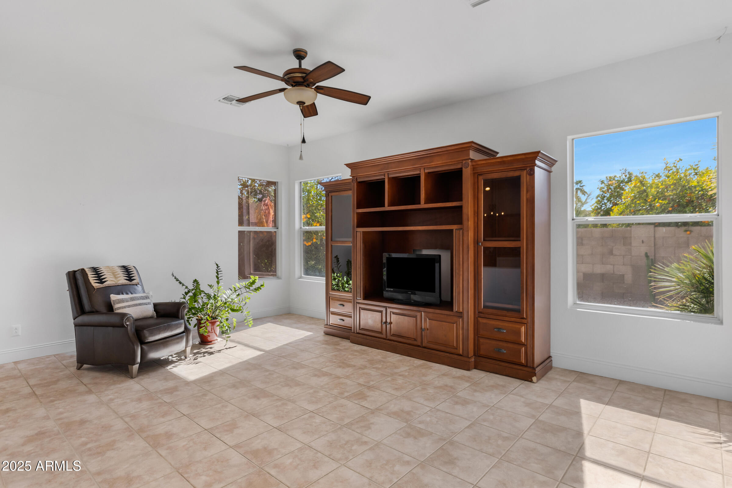 721 W CHERRYWOOD Drive