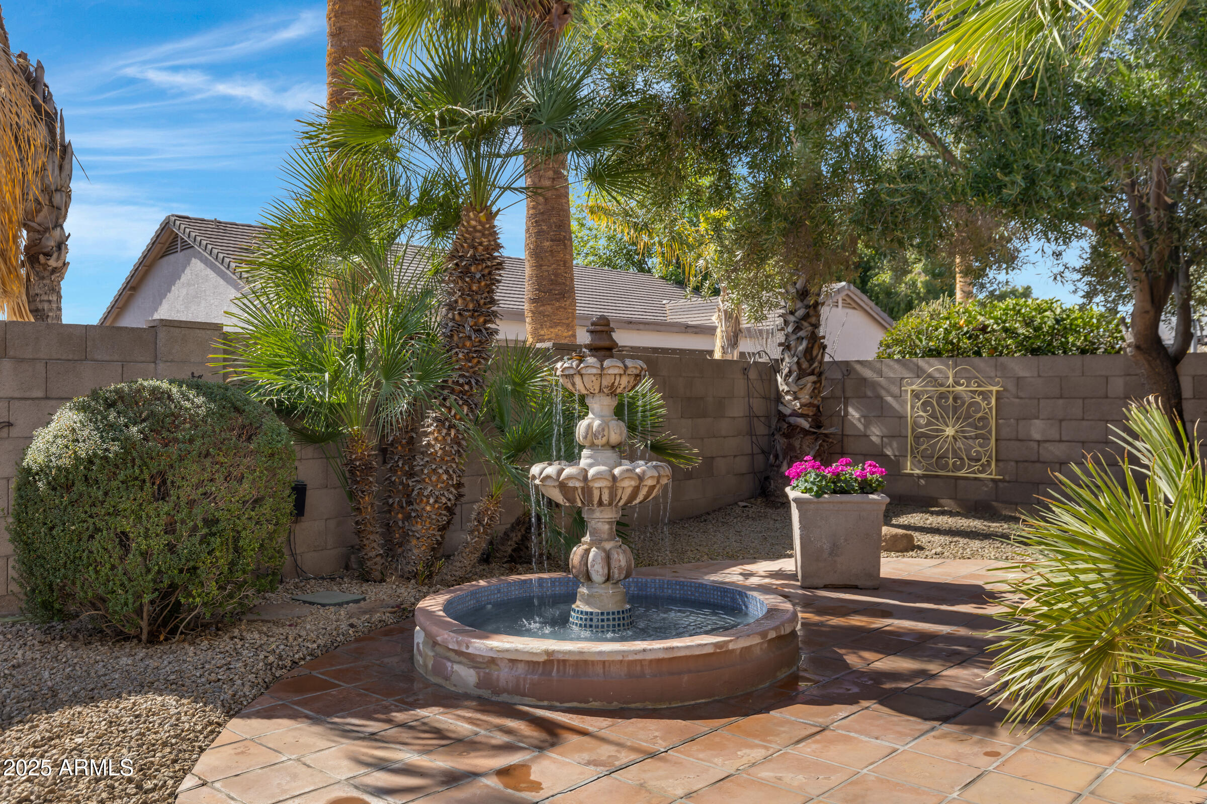 721 W CHERRYWOOD Drive