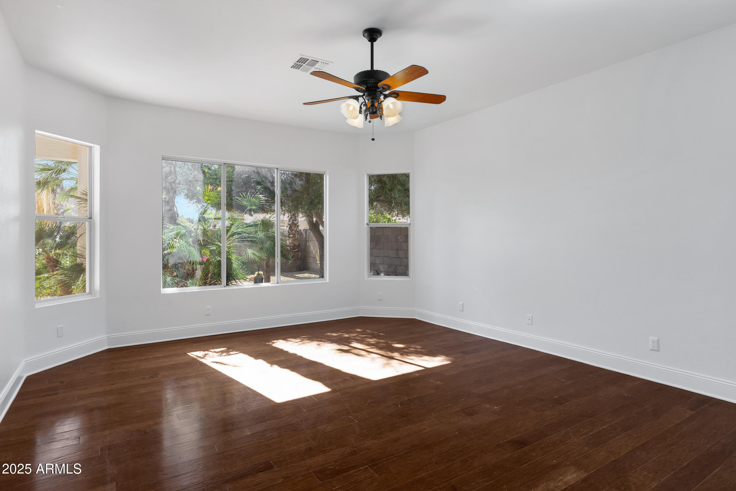 721 W CHERRYWOOD Drive