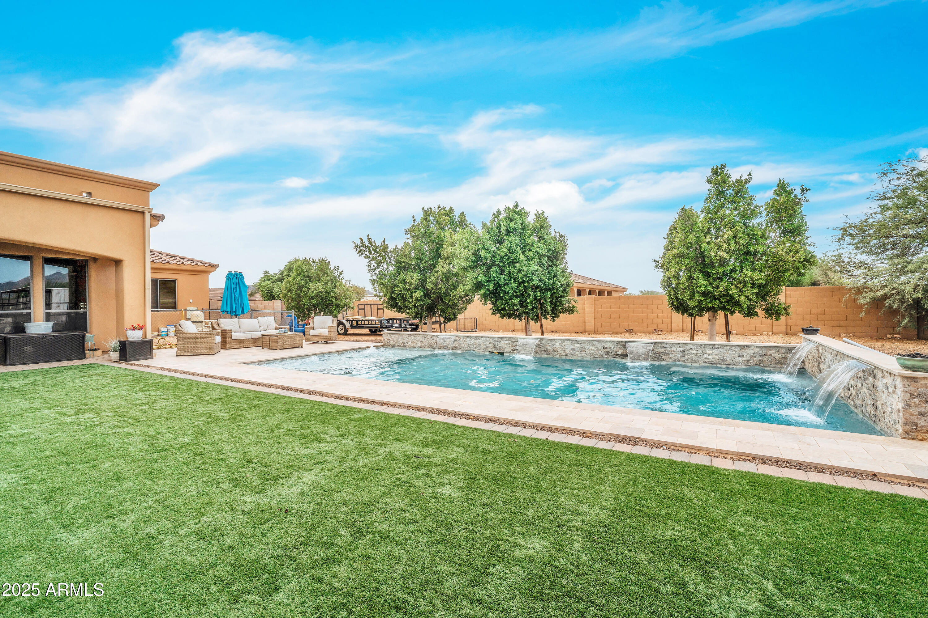 810 W HIDDEN VALLEY Drive