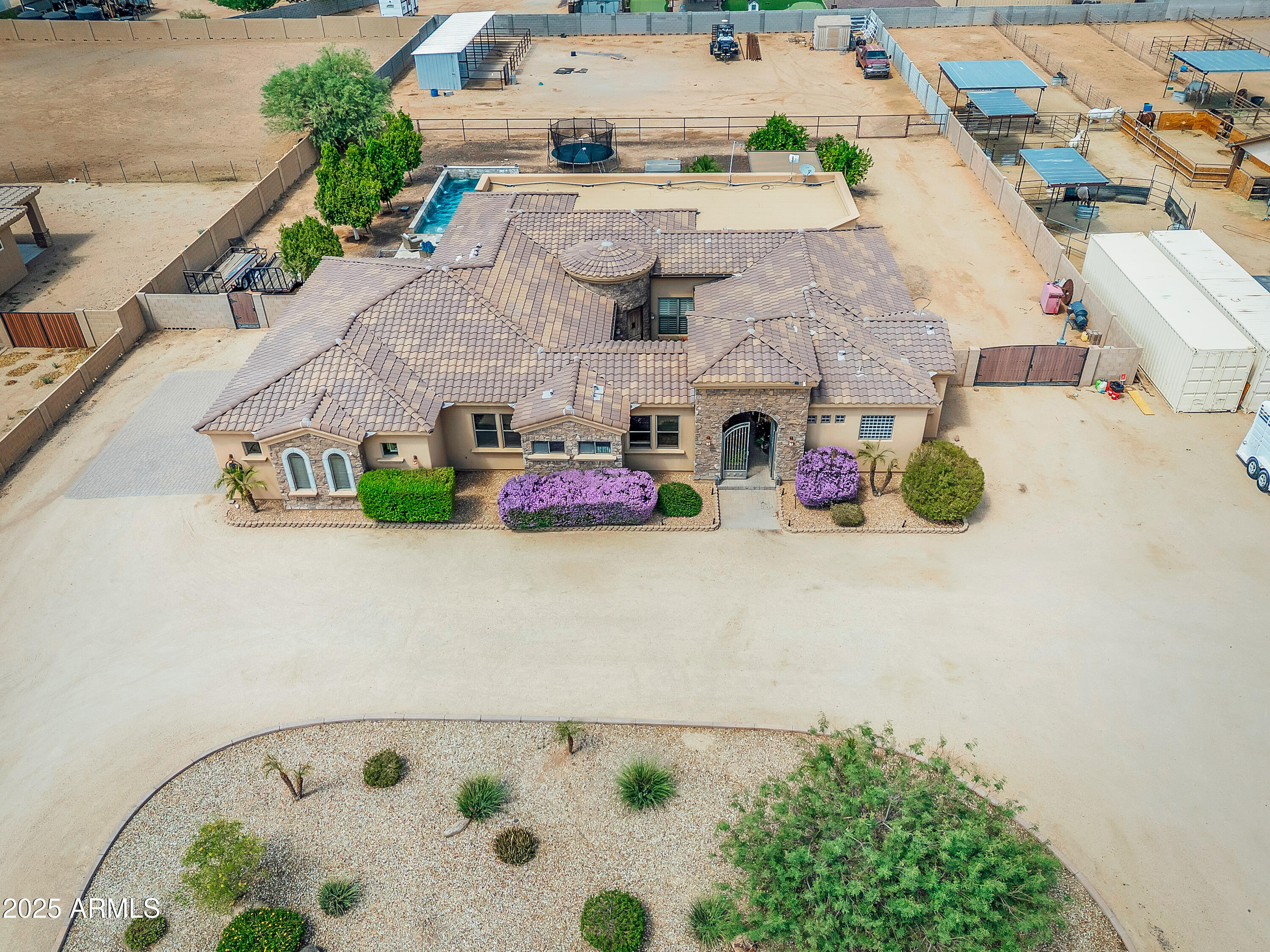 810 W HIDDEN VALLEY Drive