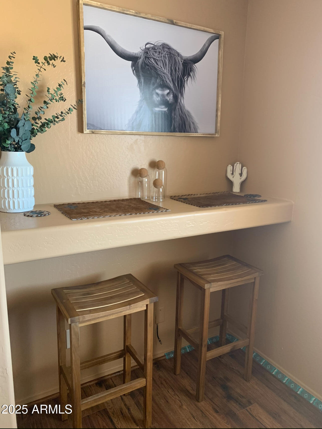 720 W HIDDEN VALLEY Drive -