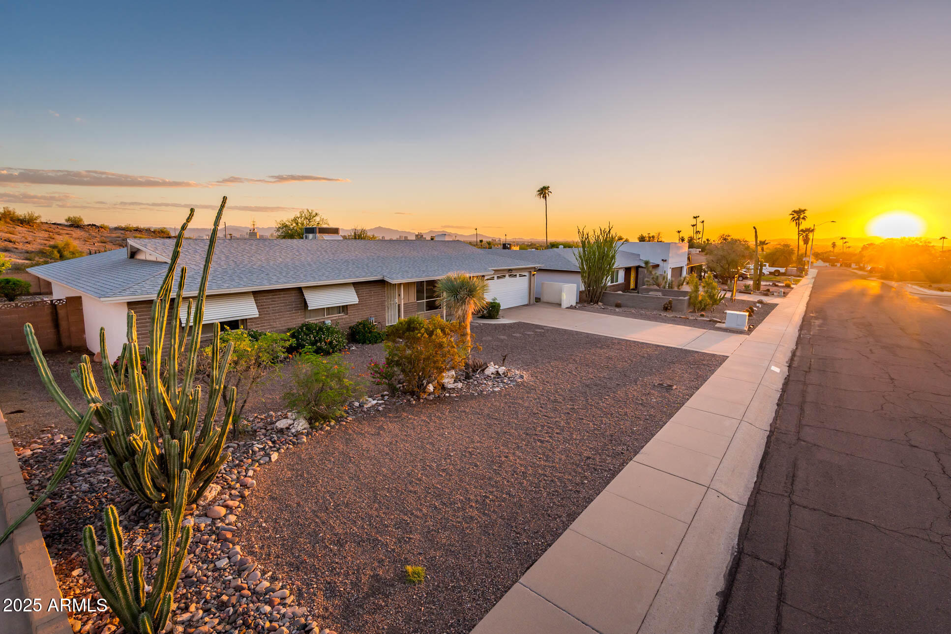 2431 E OCOTILLO Road