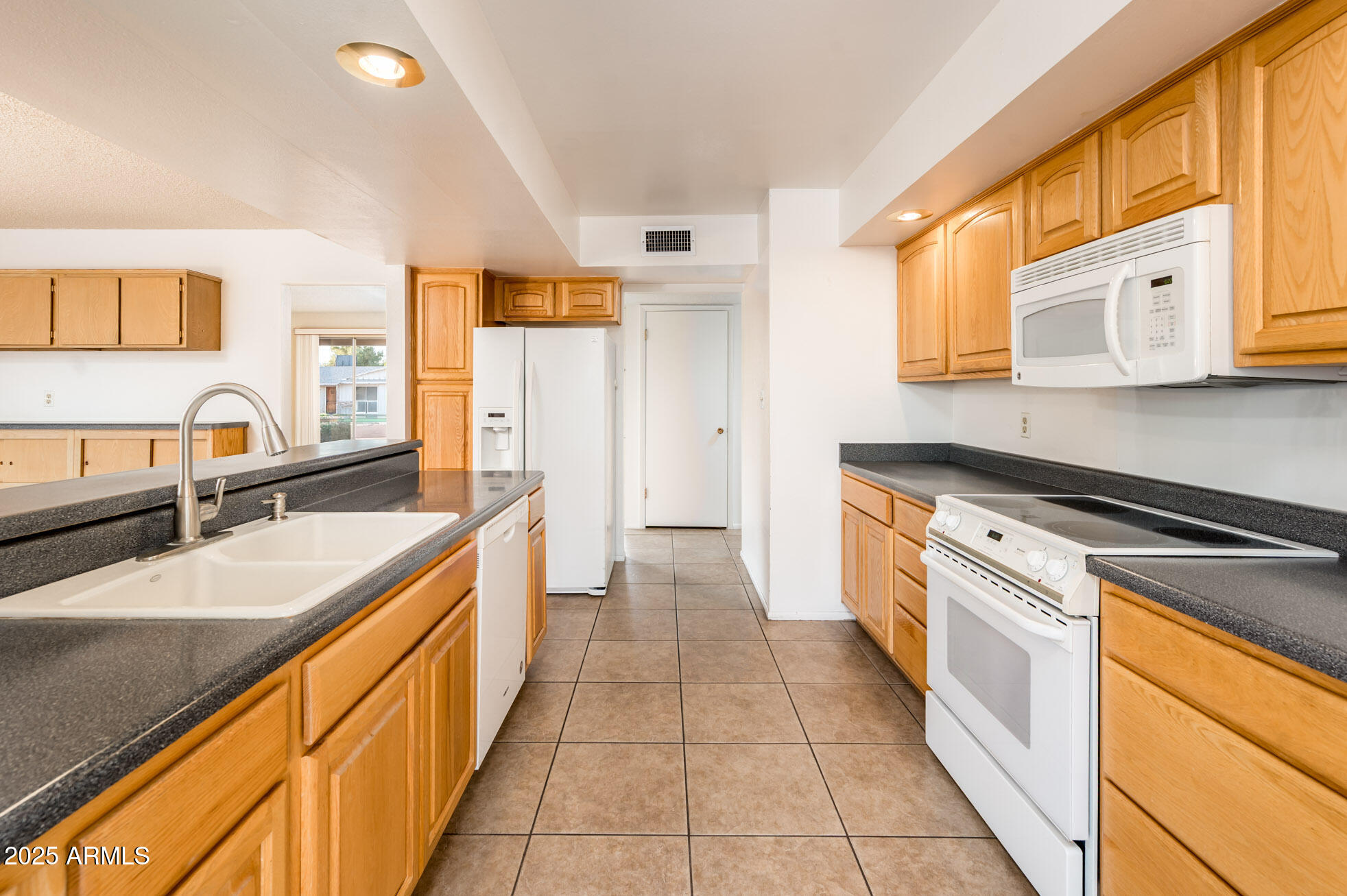 2431 E OCOTILLO Road