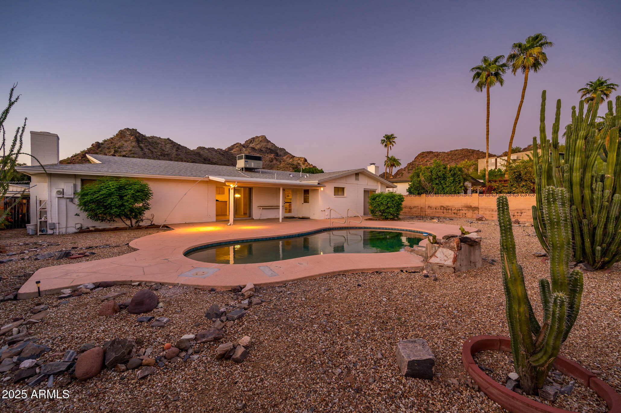 2431 E OCOTILLO Road