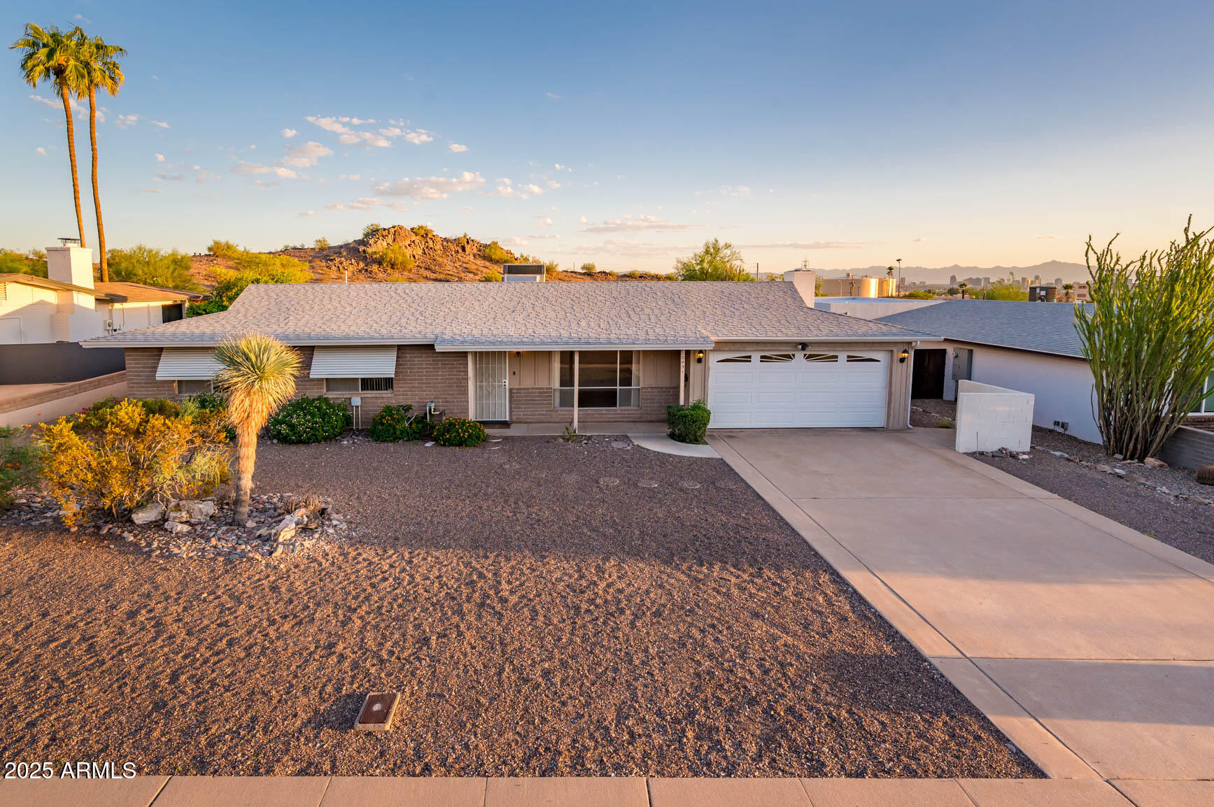 2431 E OCOTILLO Road