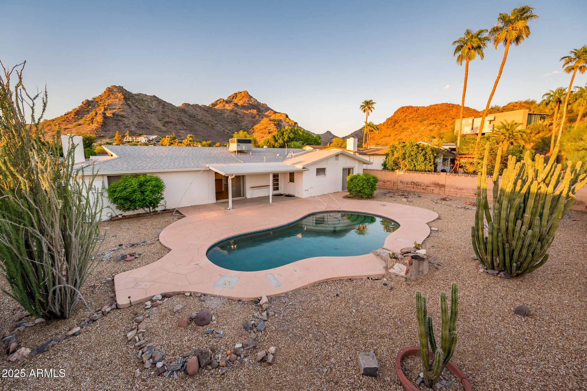 2431 E OCOTILLO Road