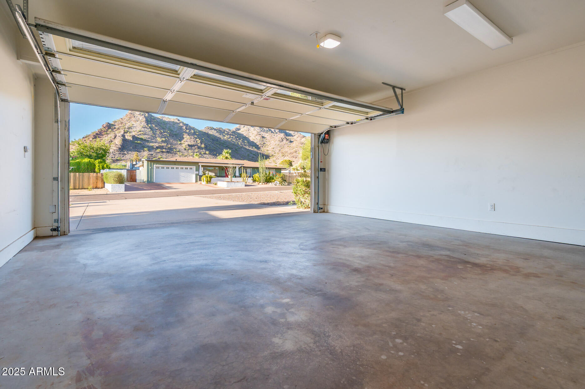 2431 E OCOTILLO Road