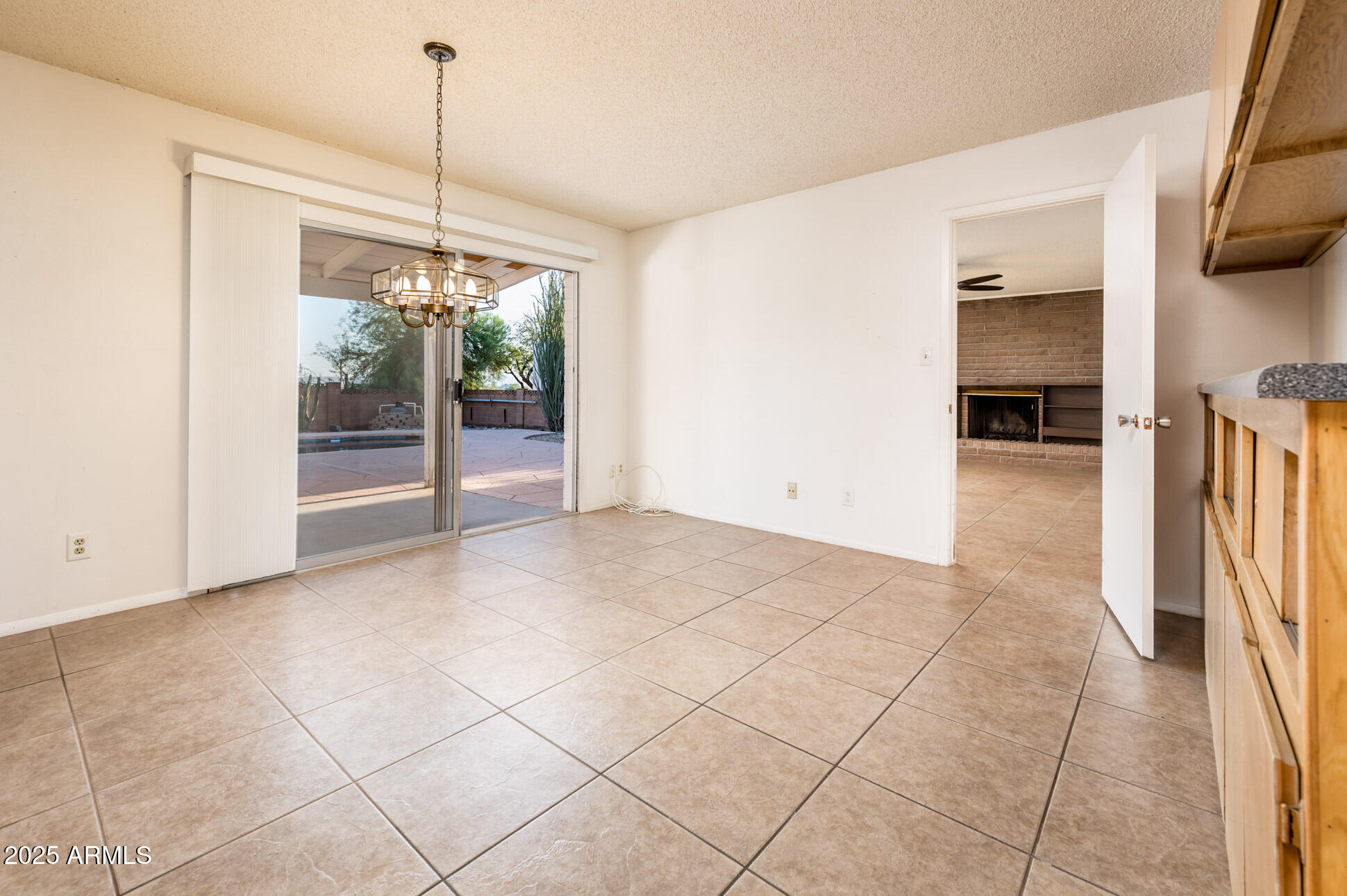 2431 E OCOTILLO Road