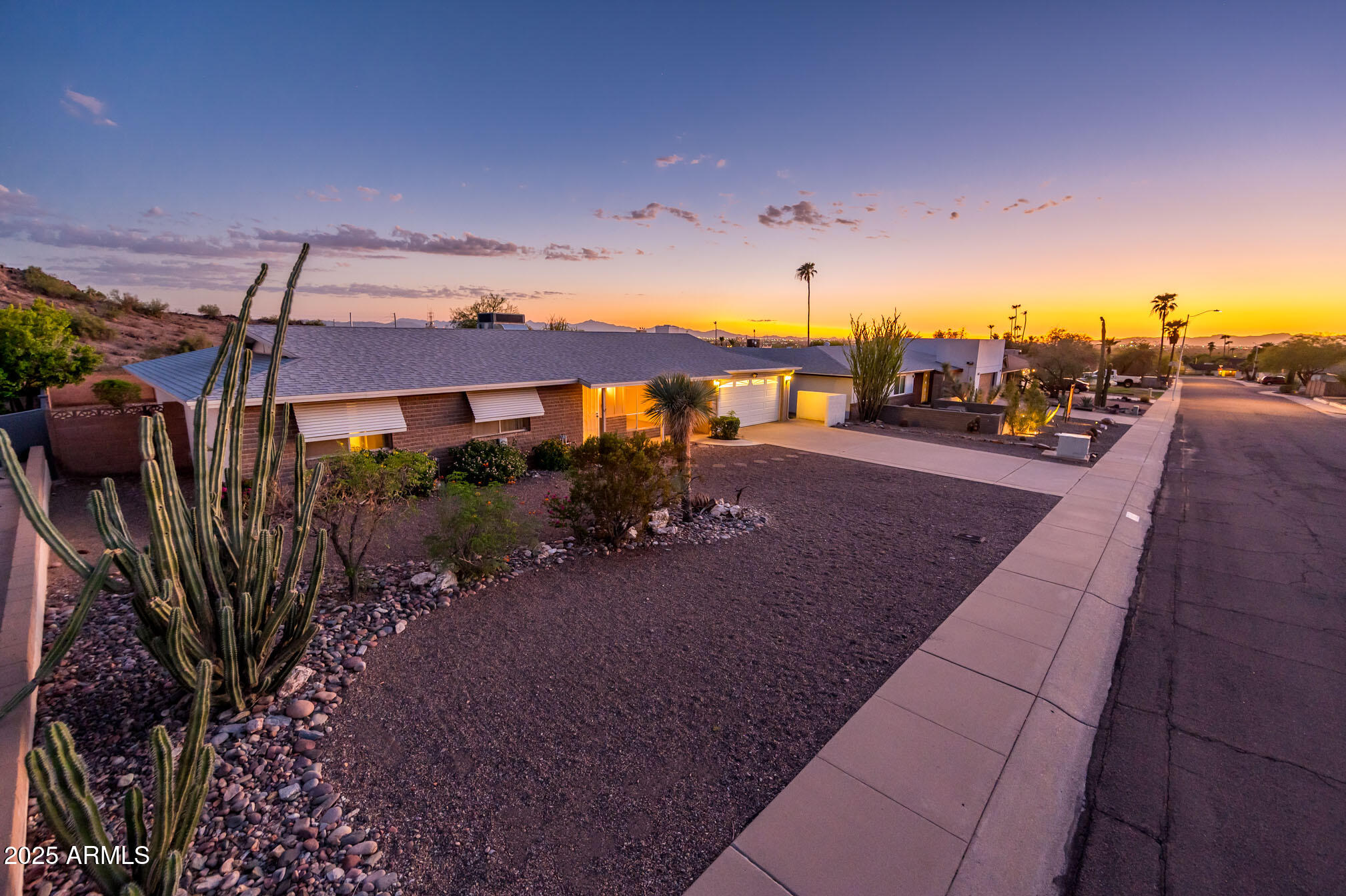 2431 E OCOTILLO Road