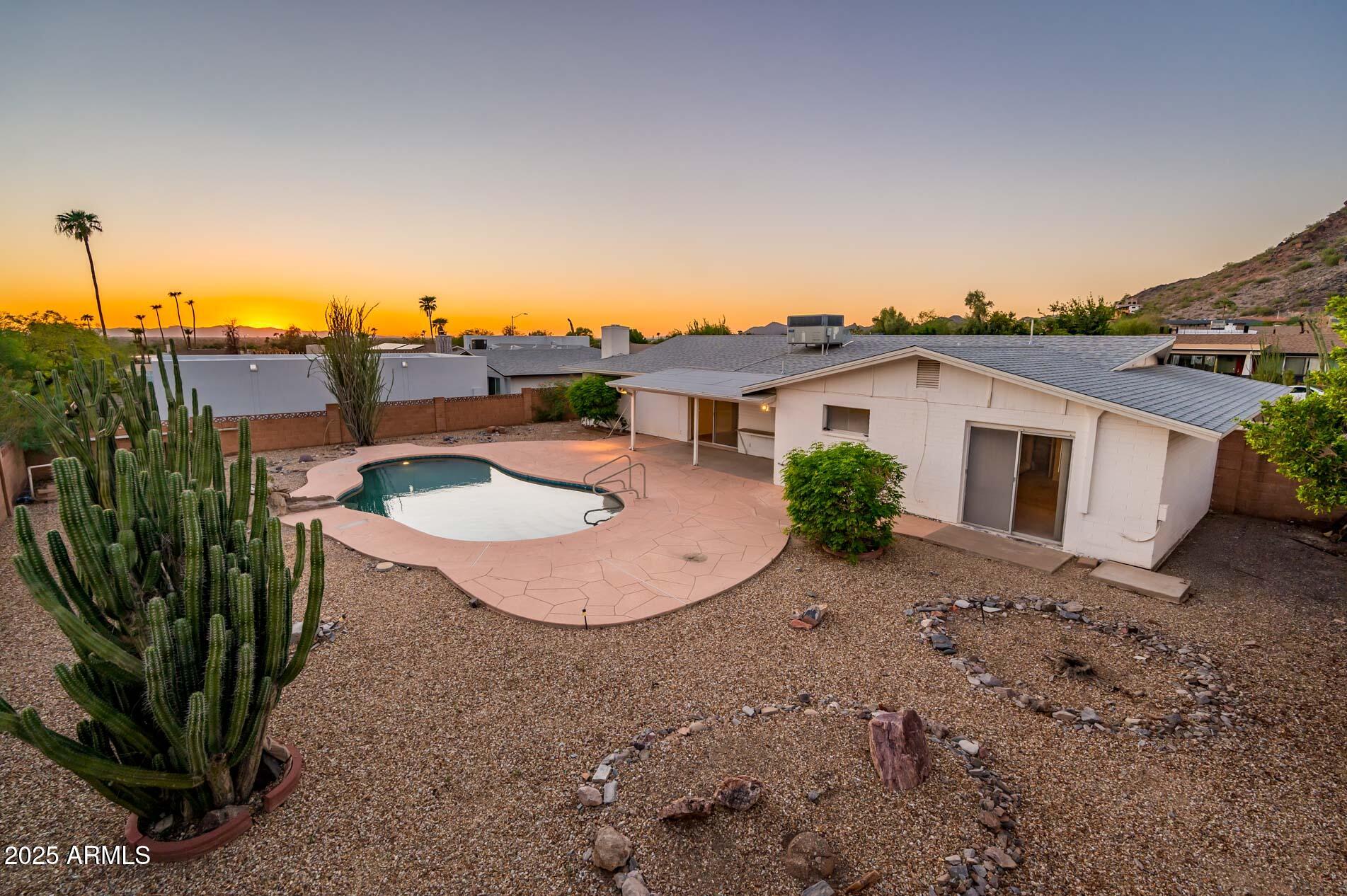 2431 E OCOTILLO Road