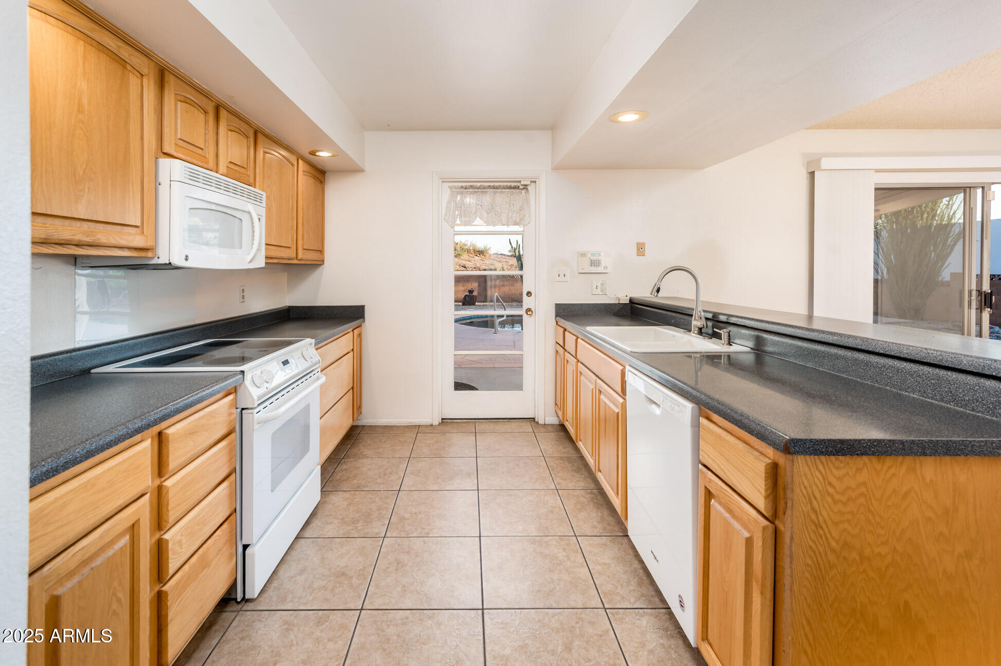 2431 E OCOTILLO Road