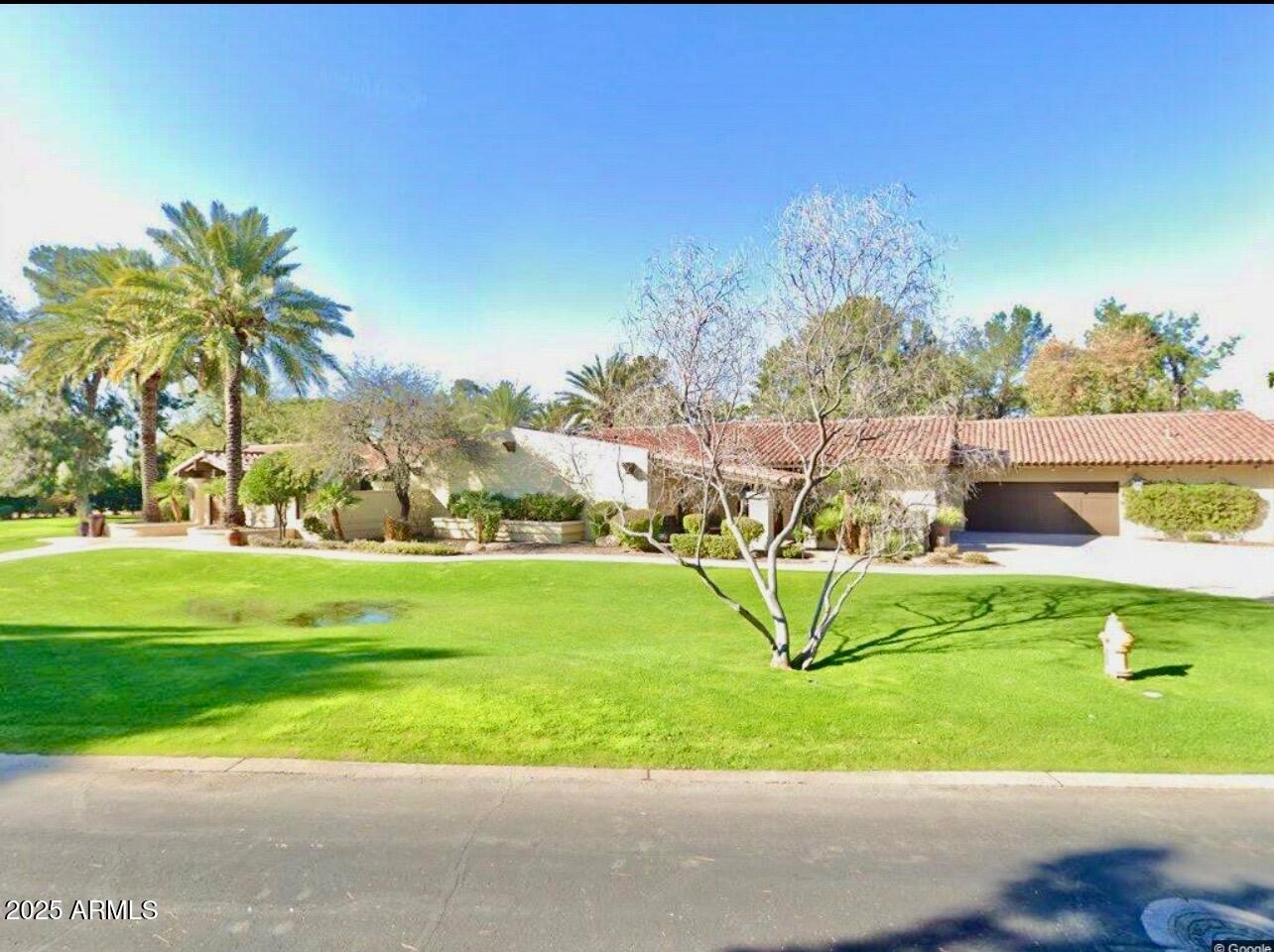 8306 N MERION Way
