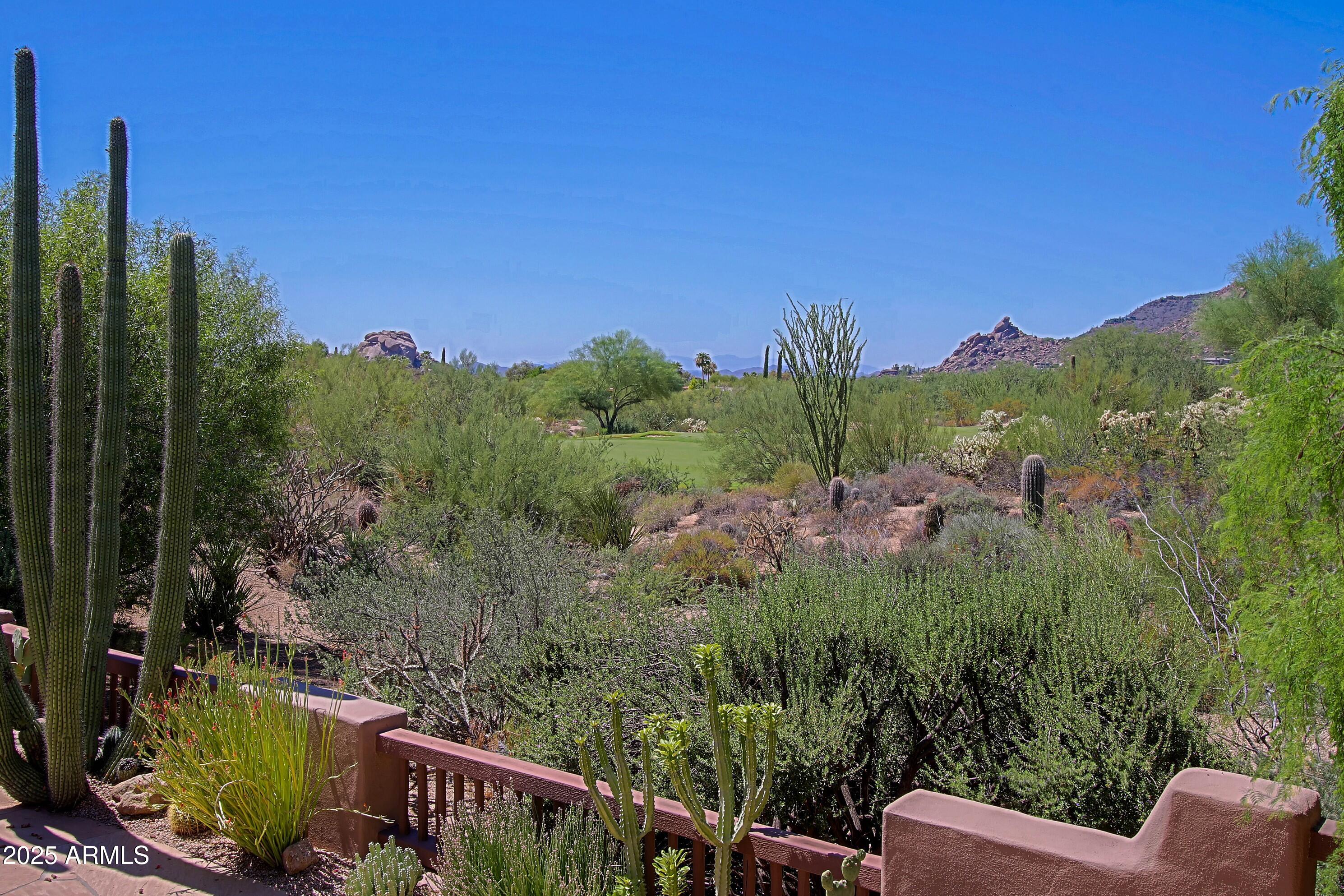 1084 N BOULDER Drive
