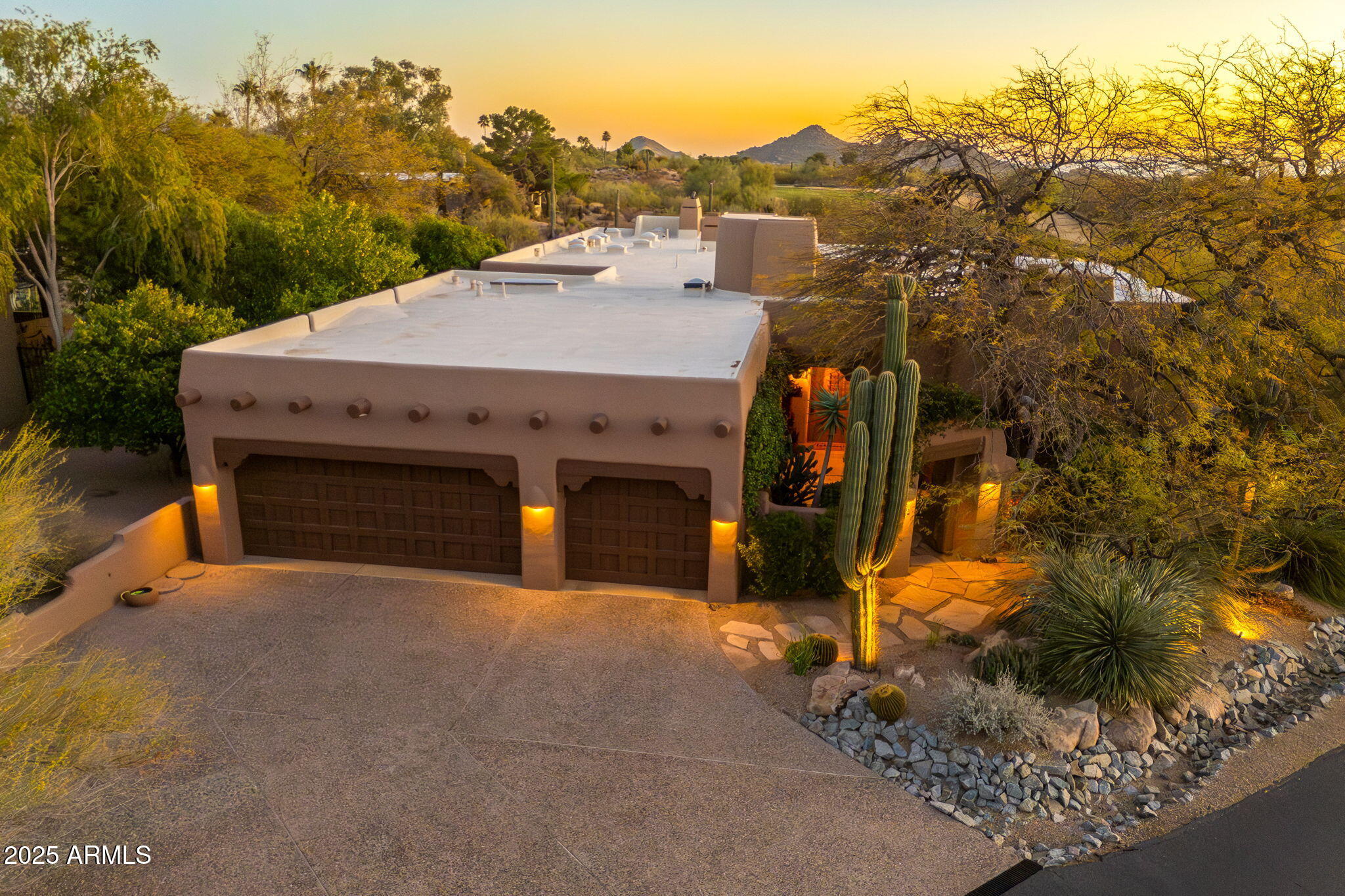 1084 N BOULDER Drive