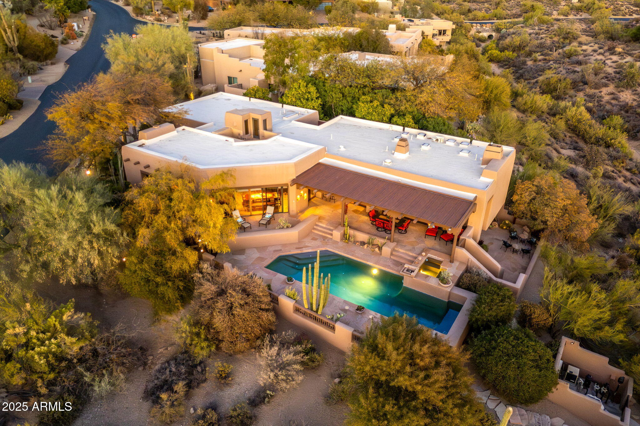 1084 N BOULDER Drive