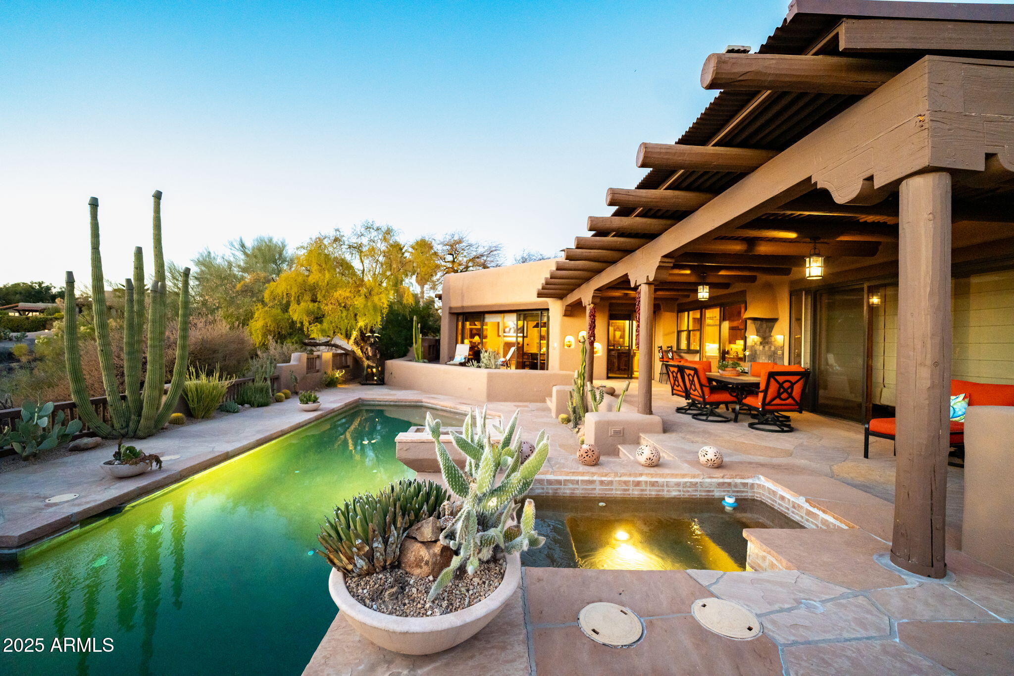1084 N BOULDER Drive