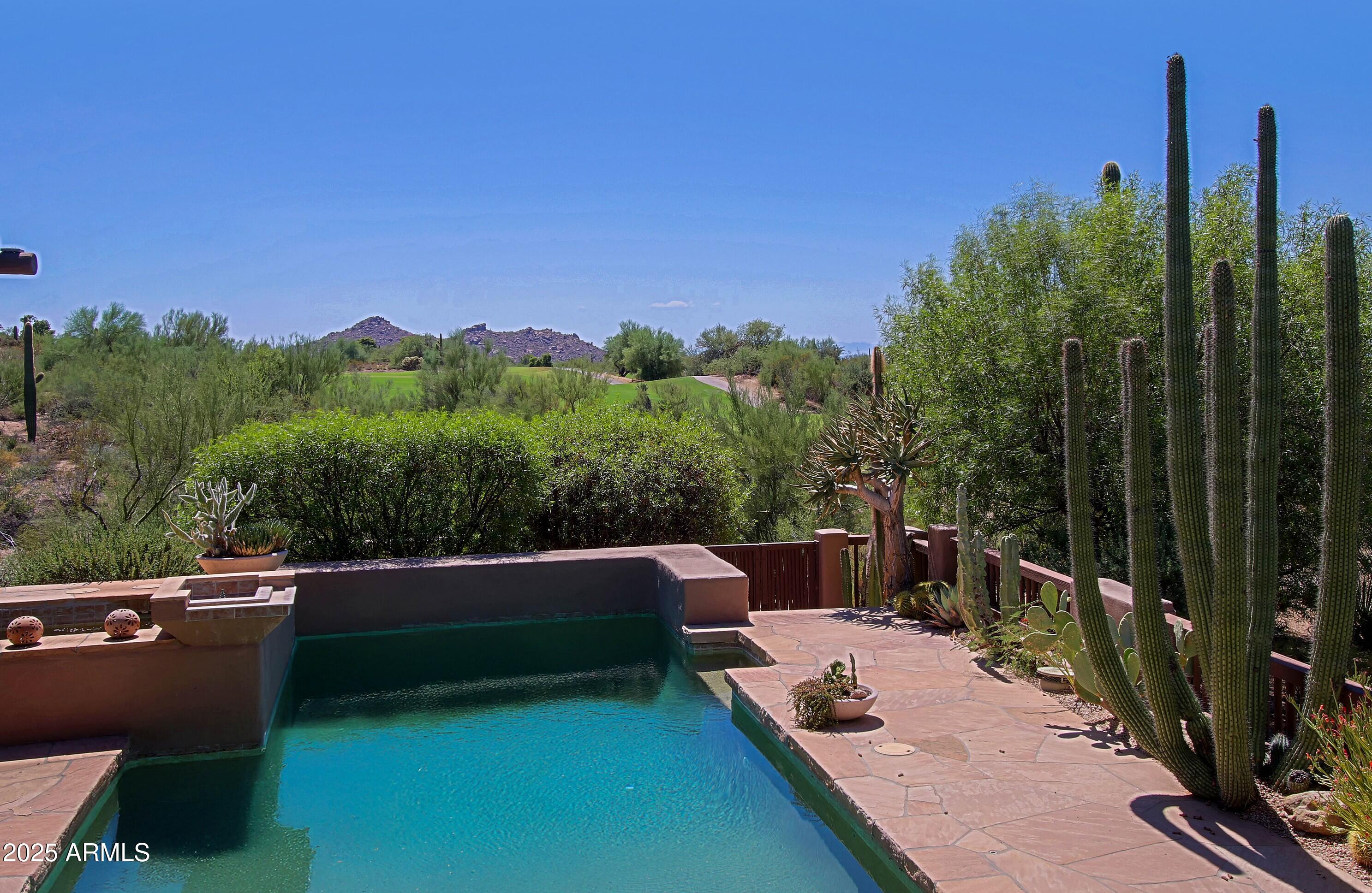 1084 N BOULDER Drive