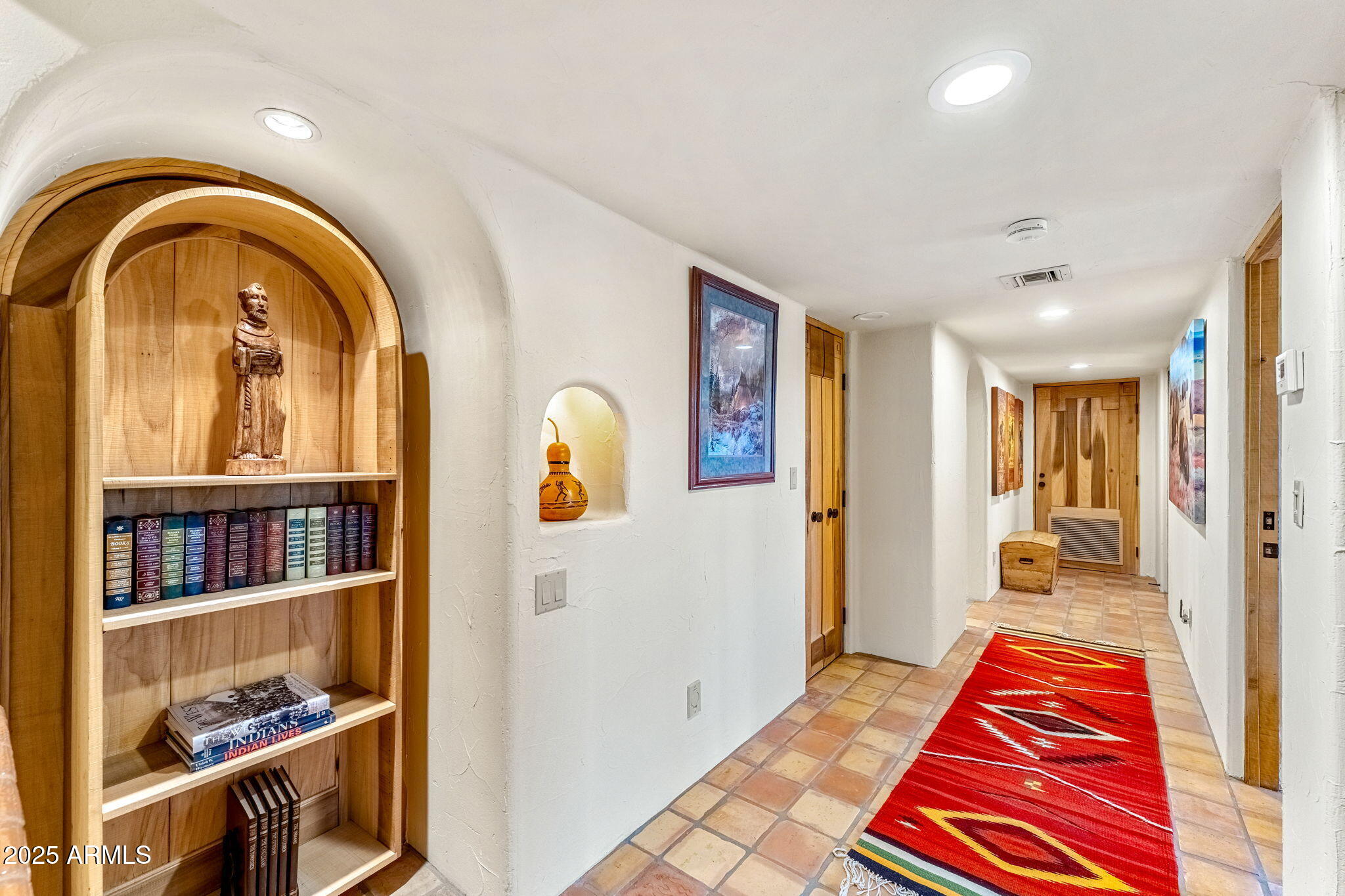 1084 N BOULDER Drive
