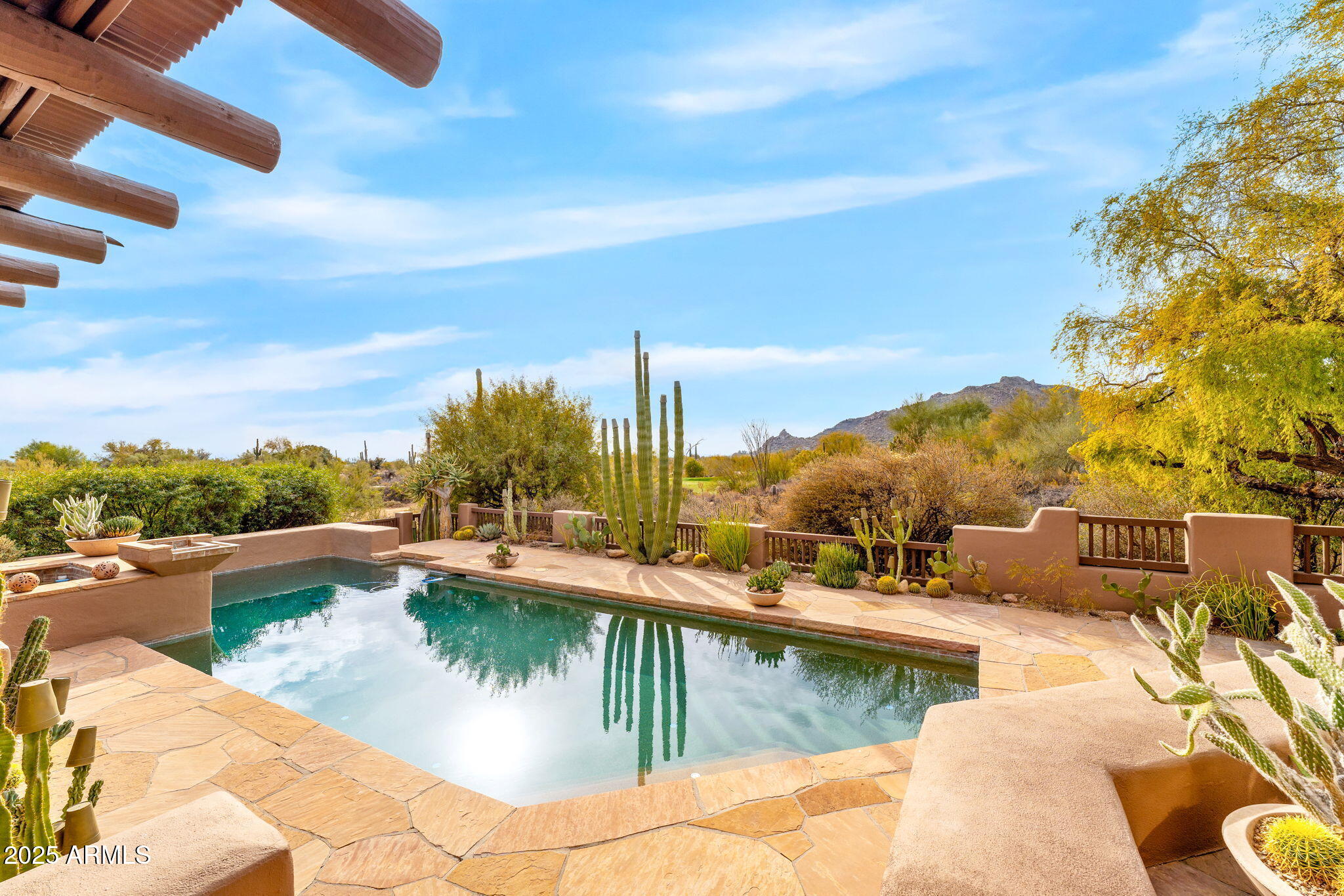 1084 N BOULDER Drive
