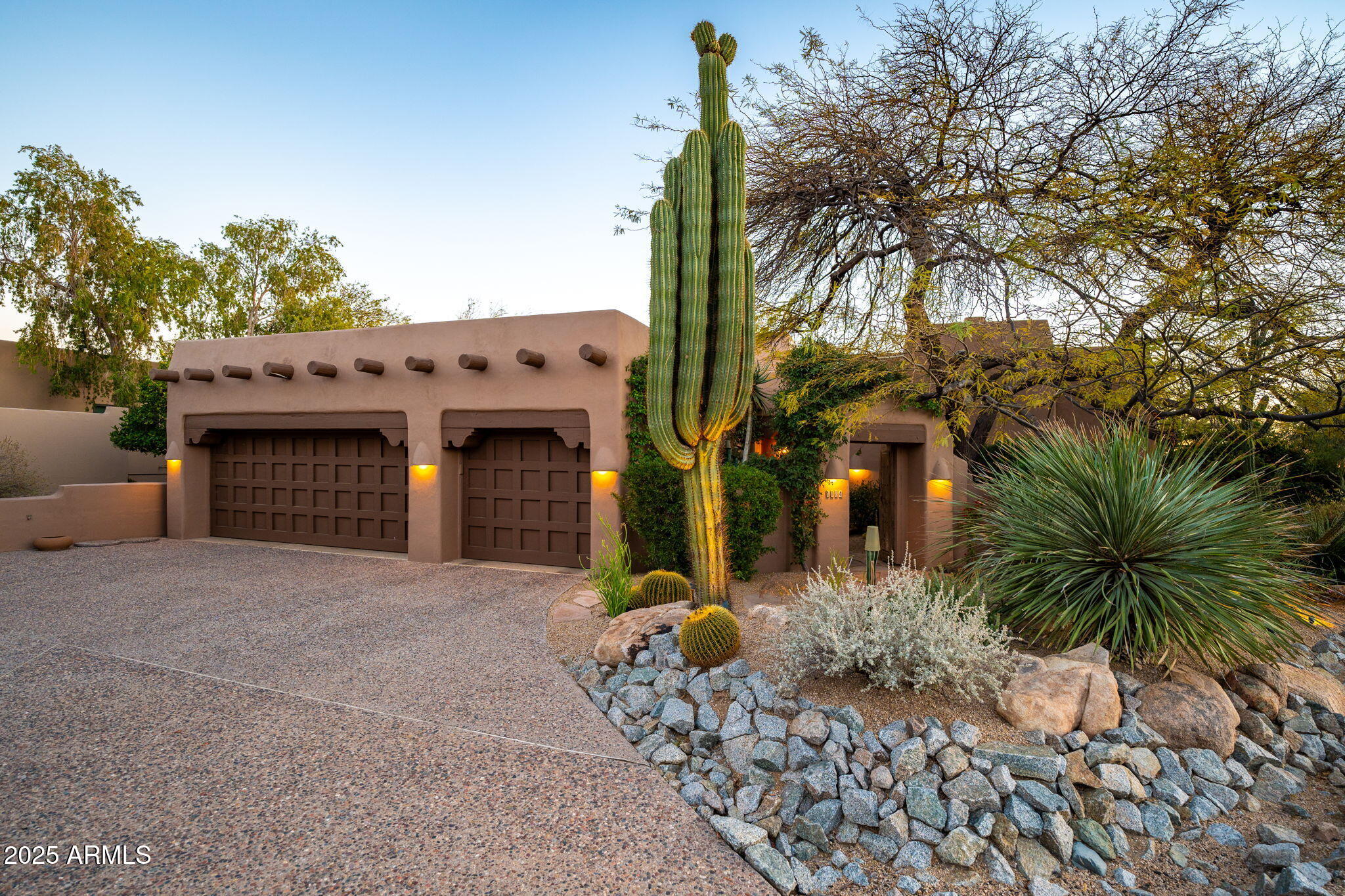 1084 N BOULDER Drive