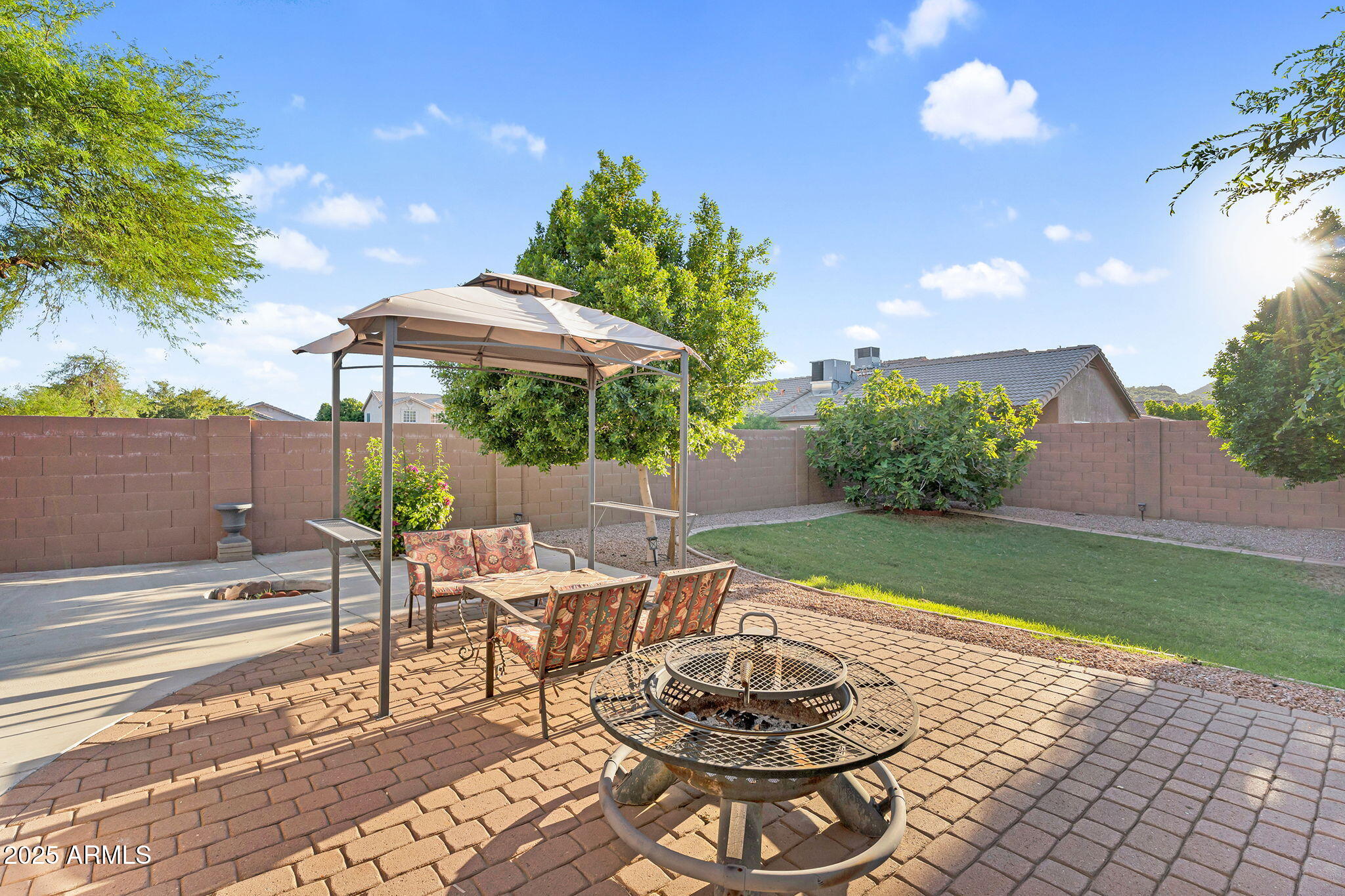 3940 W QUAIL Avenue