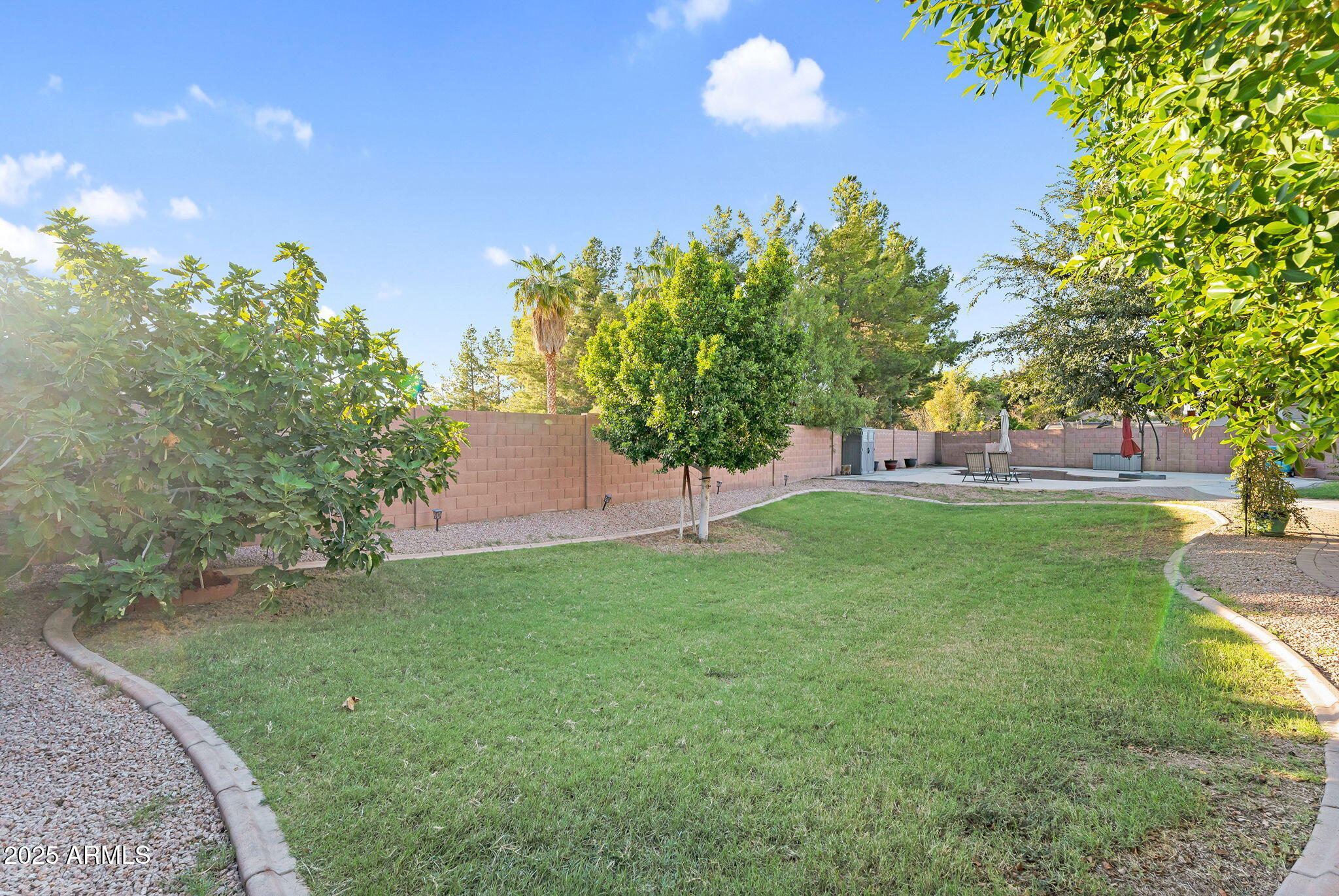3940 W QUAIL Avenue