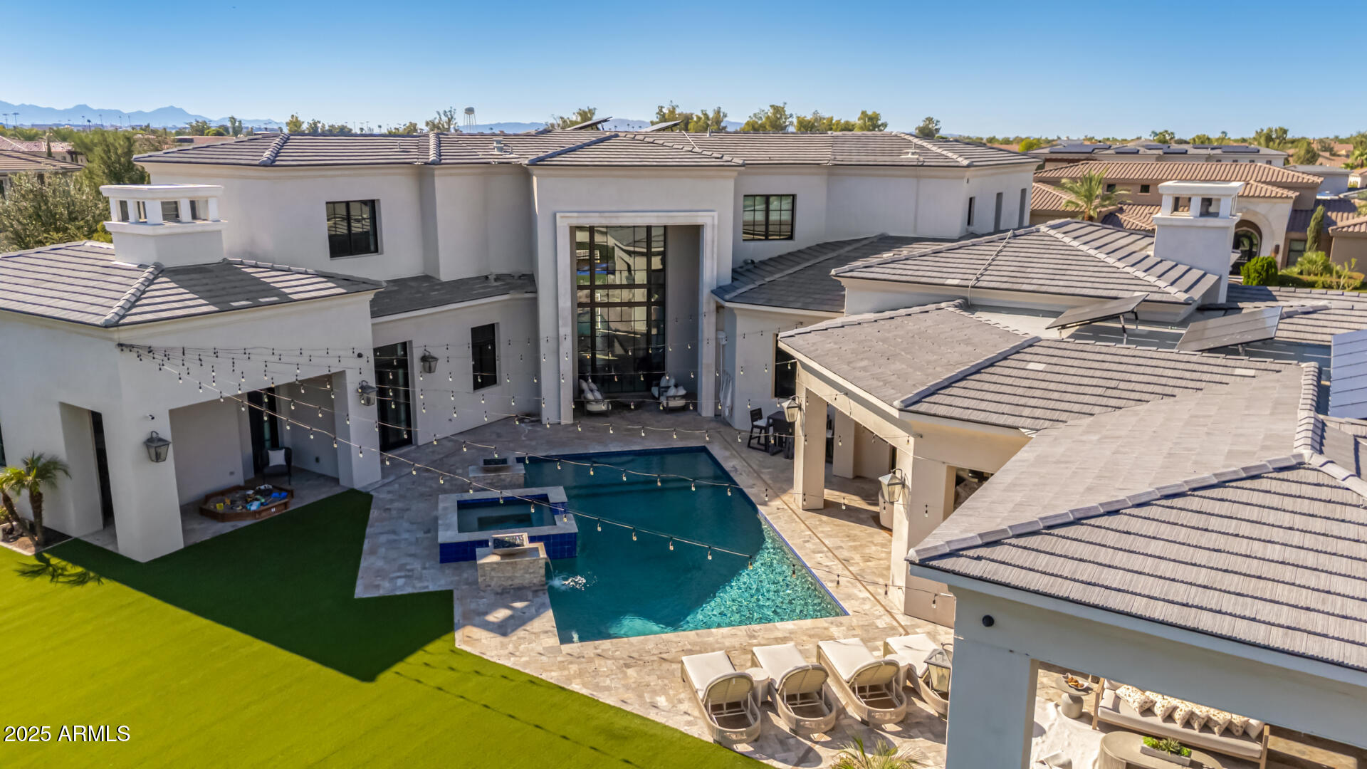 577 W HORSESHOE Place