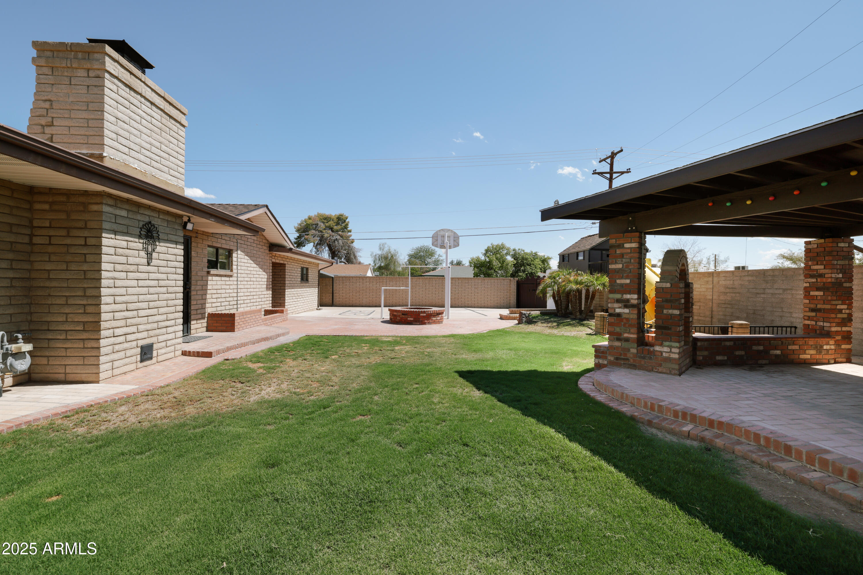 2101 W LUKE Avenue