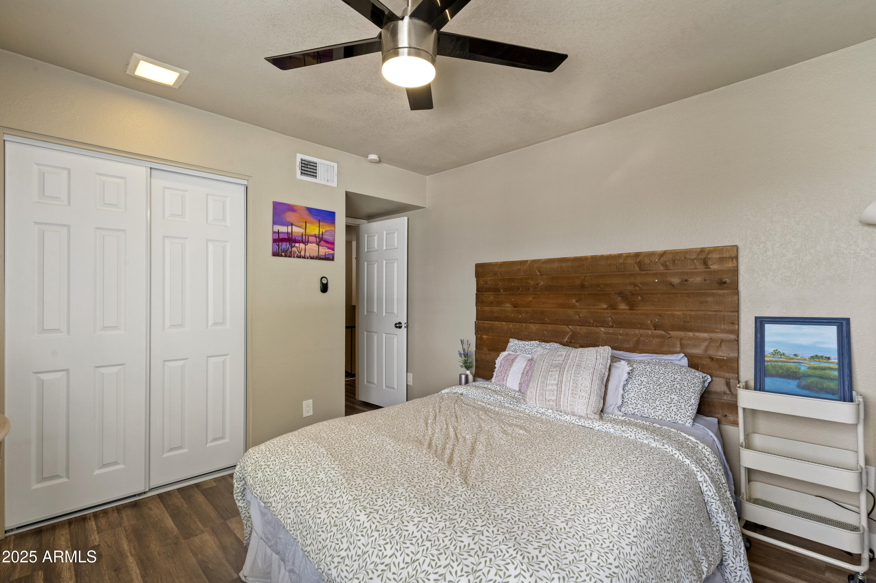 1251 N 47th Place
