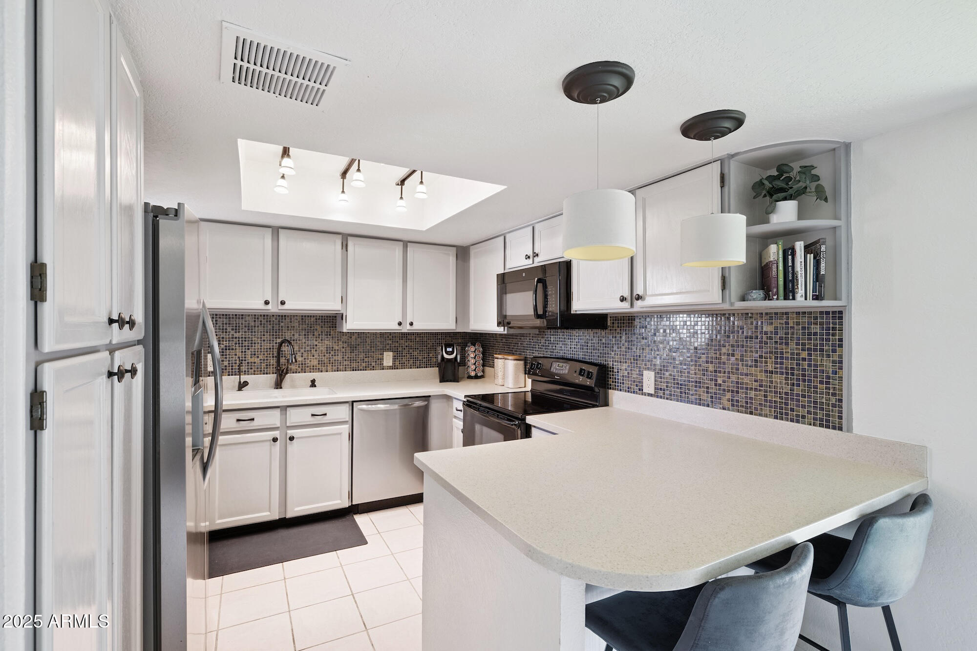 2 W GEORGIA Avenue 12