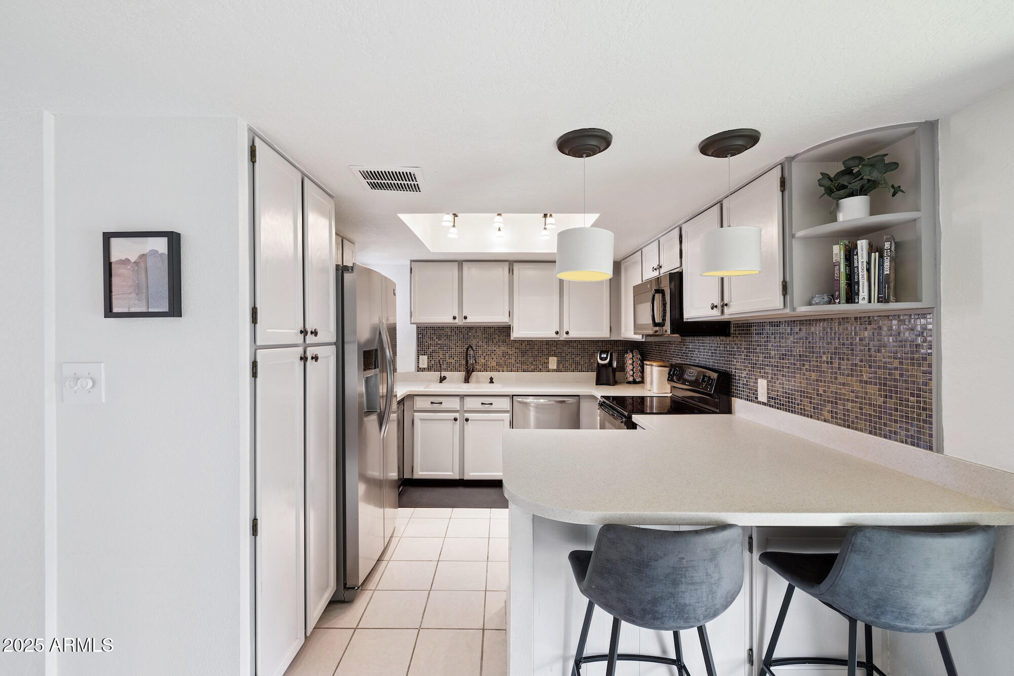 2 W GEORGIA Avenue 12