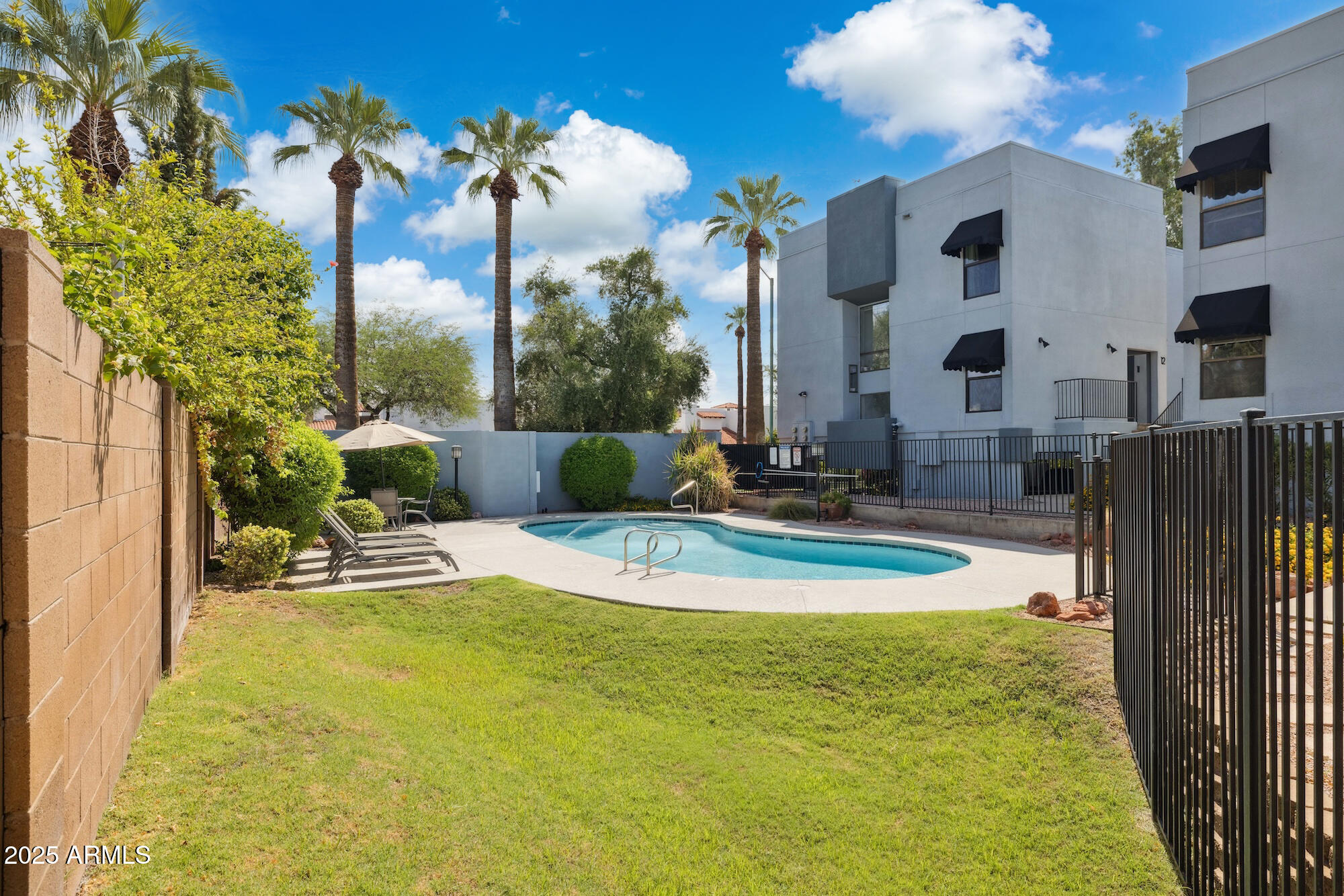 2 W GEORGIA Avenue 12