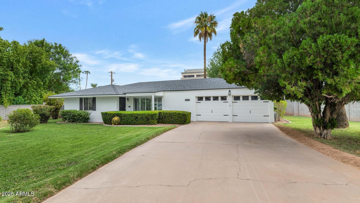 3009 N 43RD Place