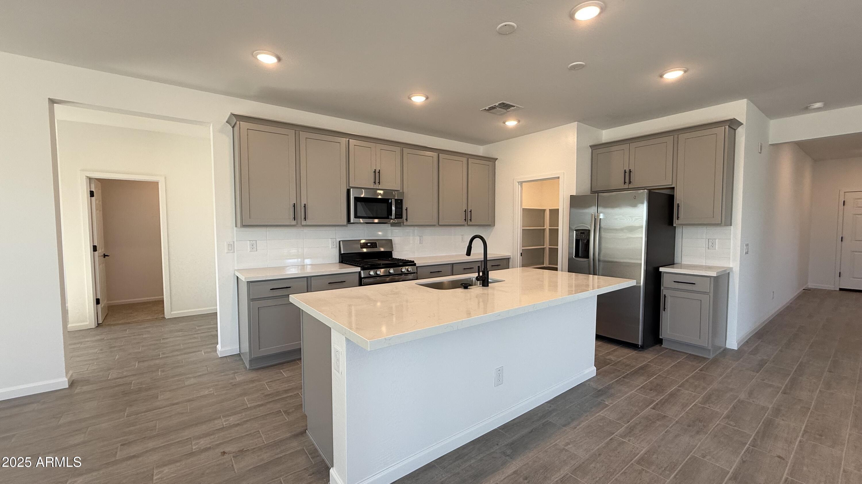 47167 W PECAN WOODS