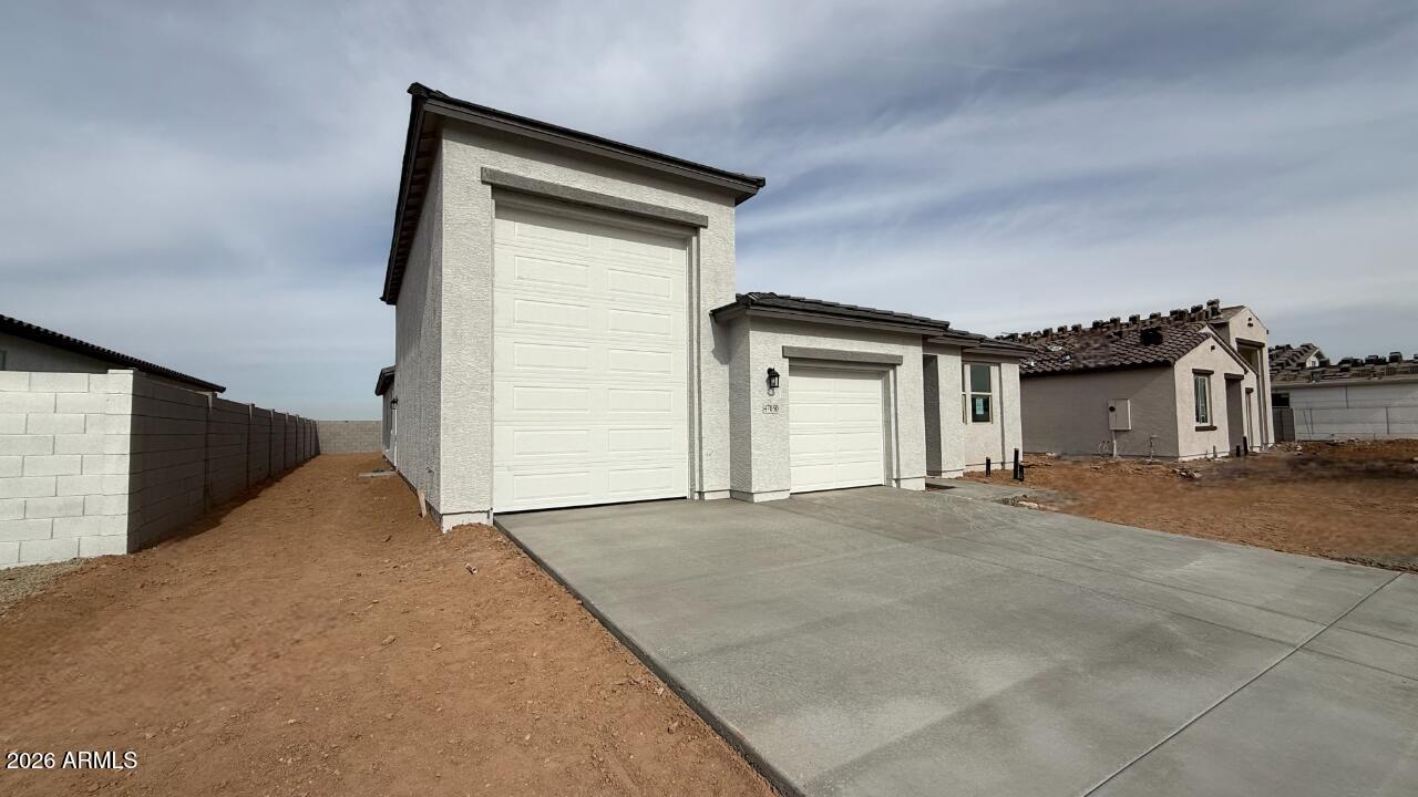 47050 W PECAN WOODS
