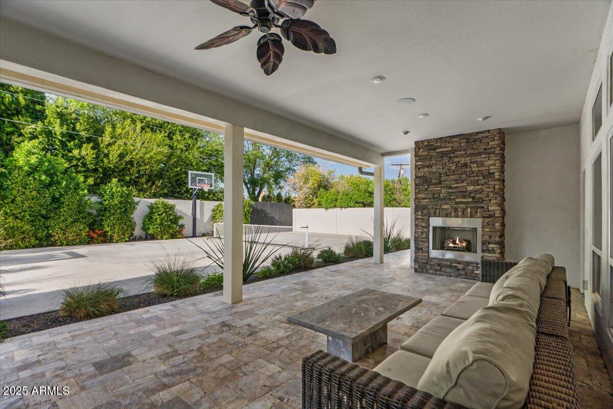 6522 E CALLE DEL MEDIA