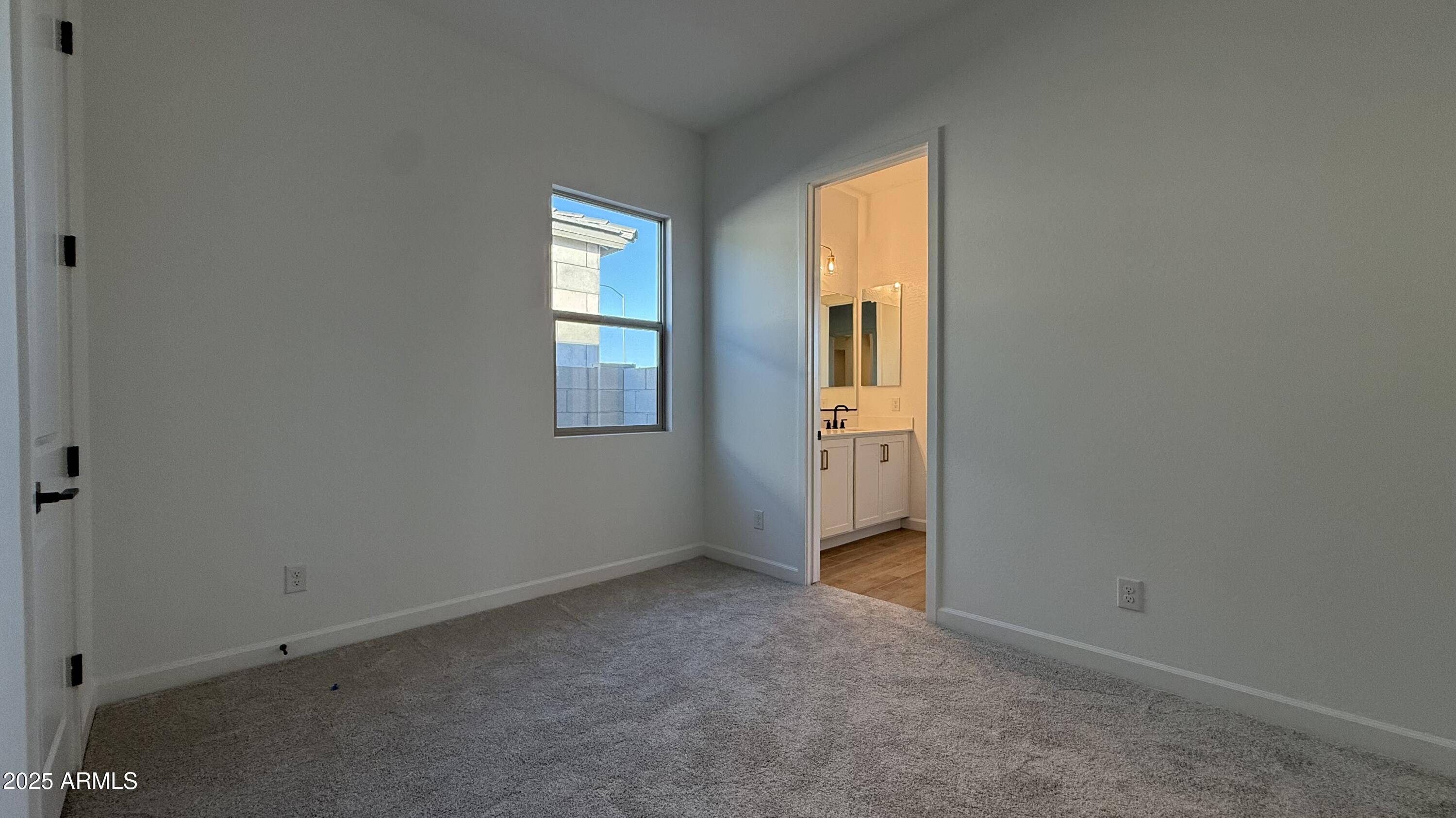 6042 S CHATHAM