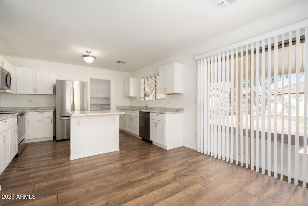 7940 W Mission Lane