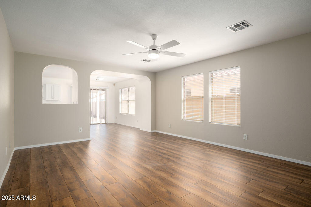 7940 W Mission Lane
