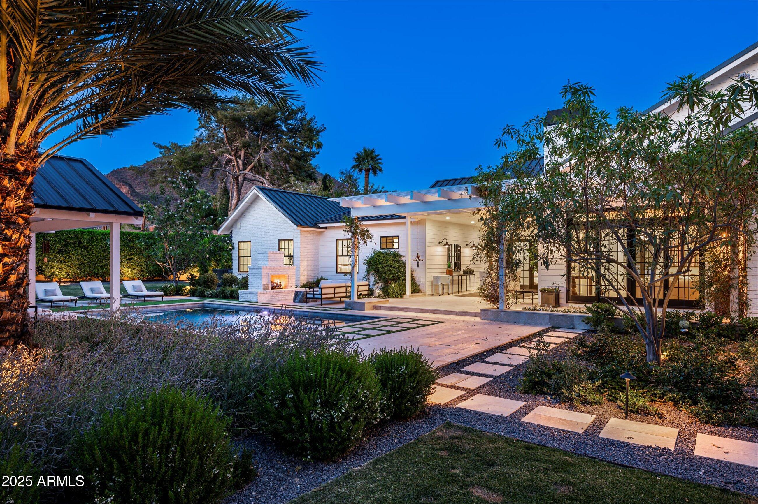 4536 N 49TH Place