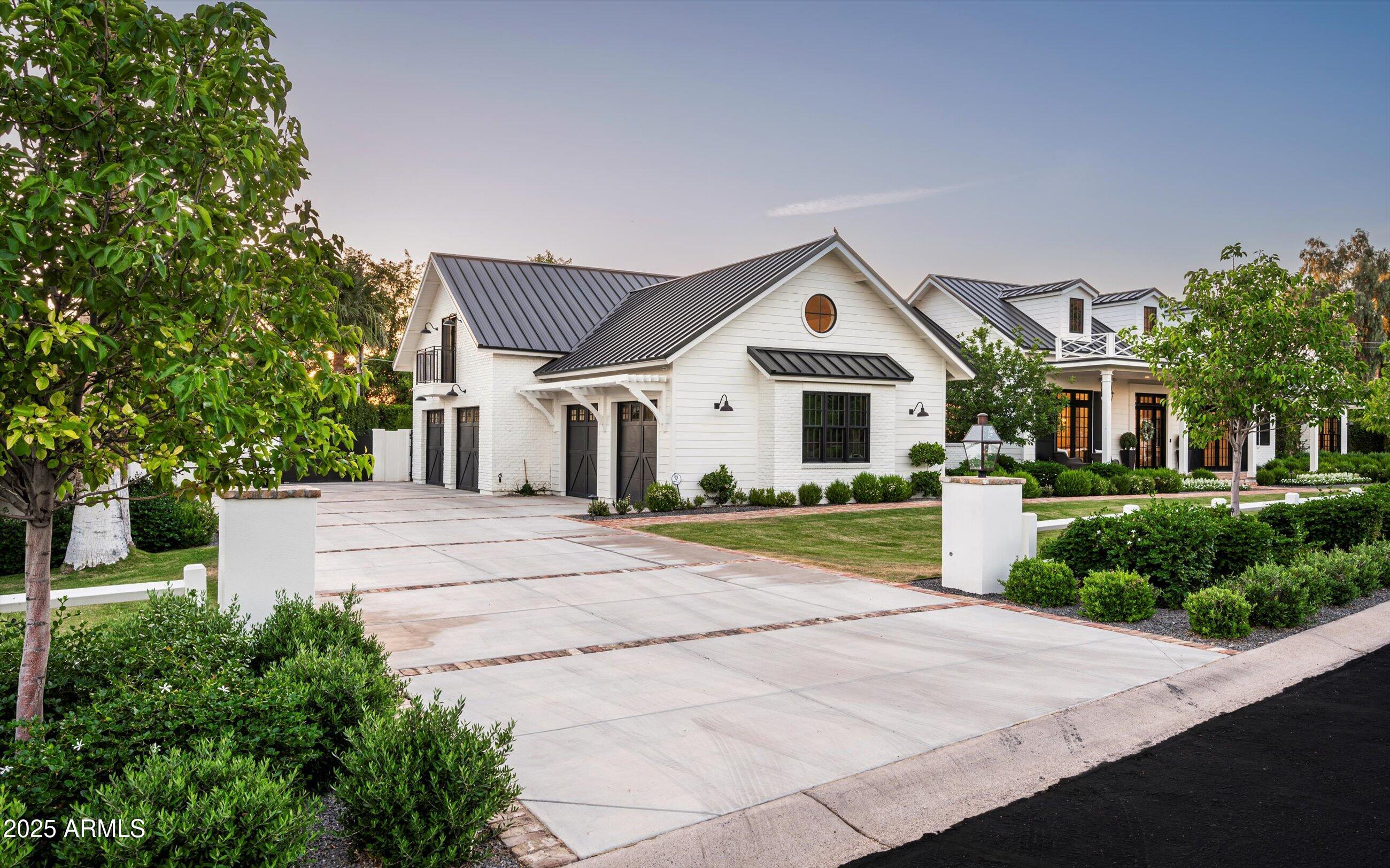 4536 N 49TH Place