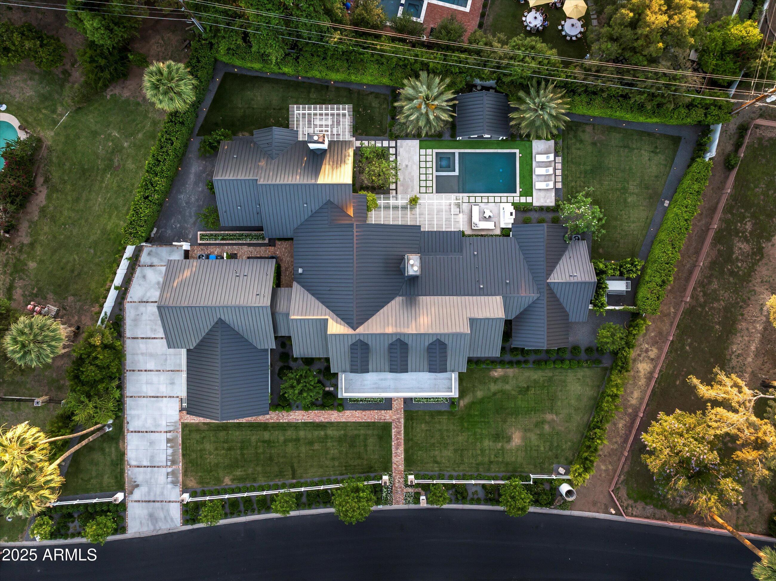 4536 N 49TH Place