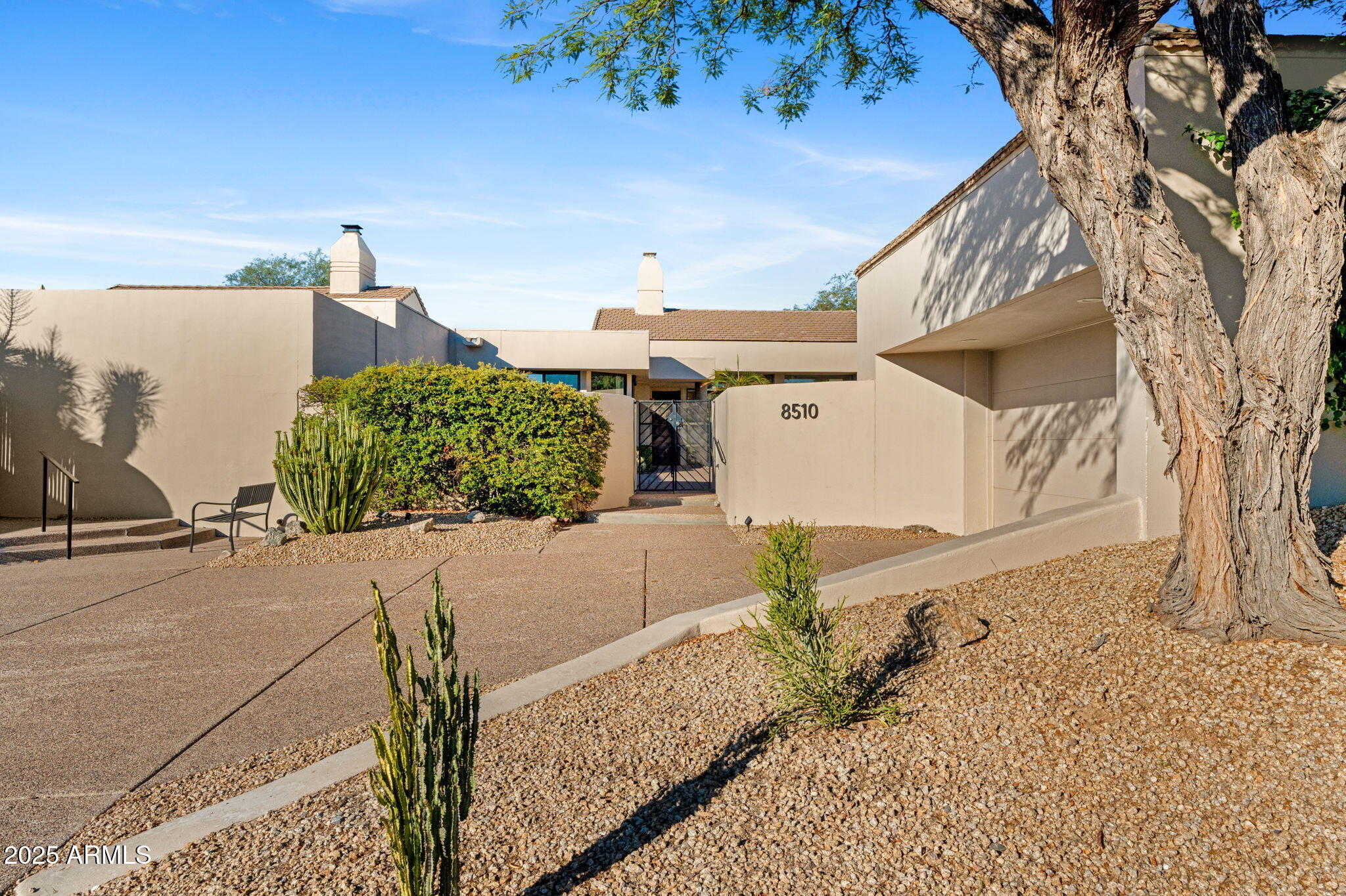 8510 E VISTA BONITA Drive