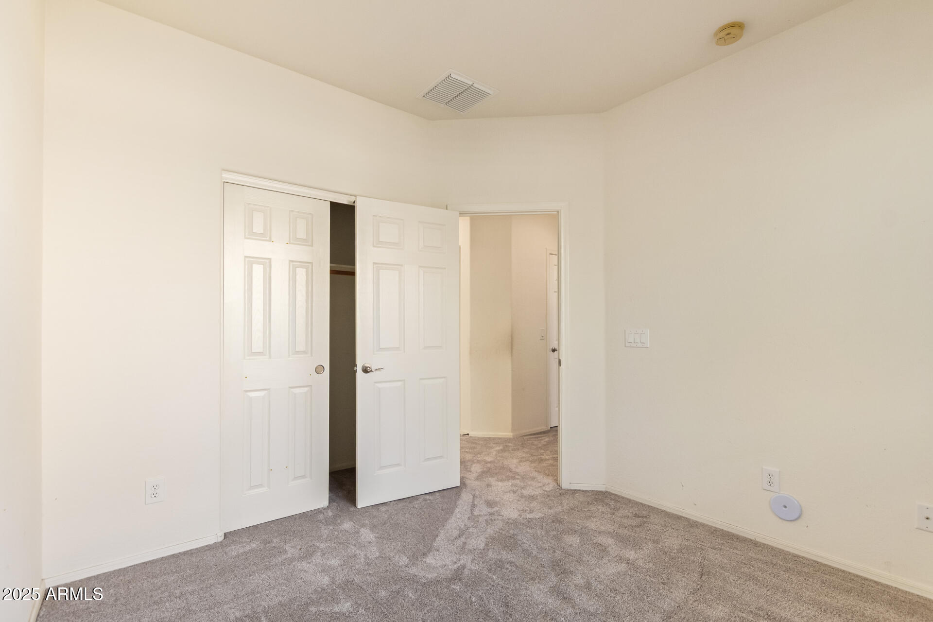 2536 W GARY Way